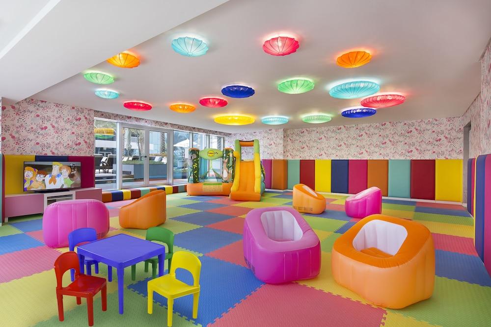 Atana Hotel