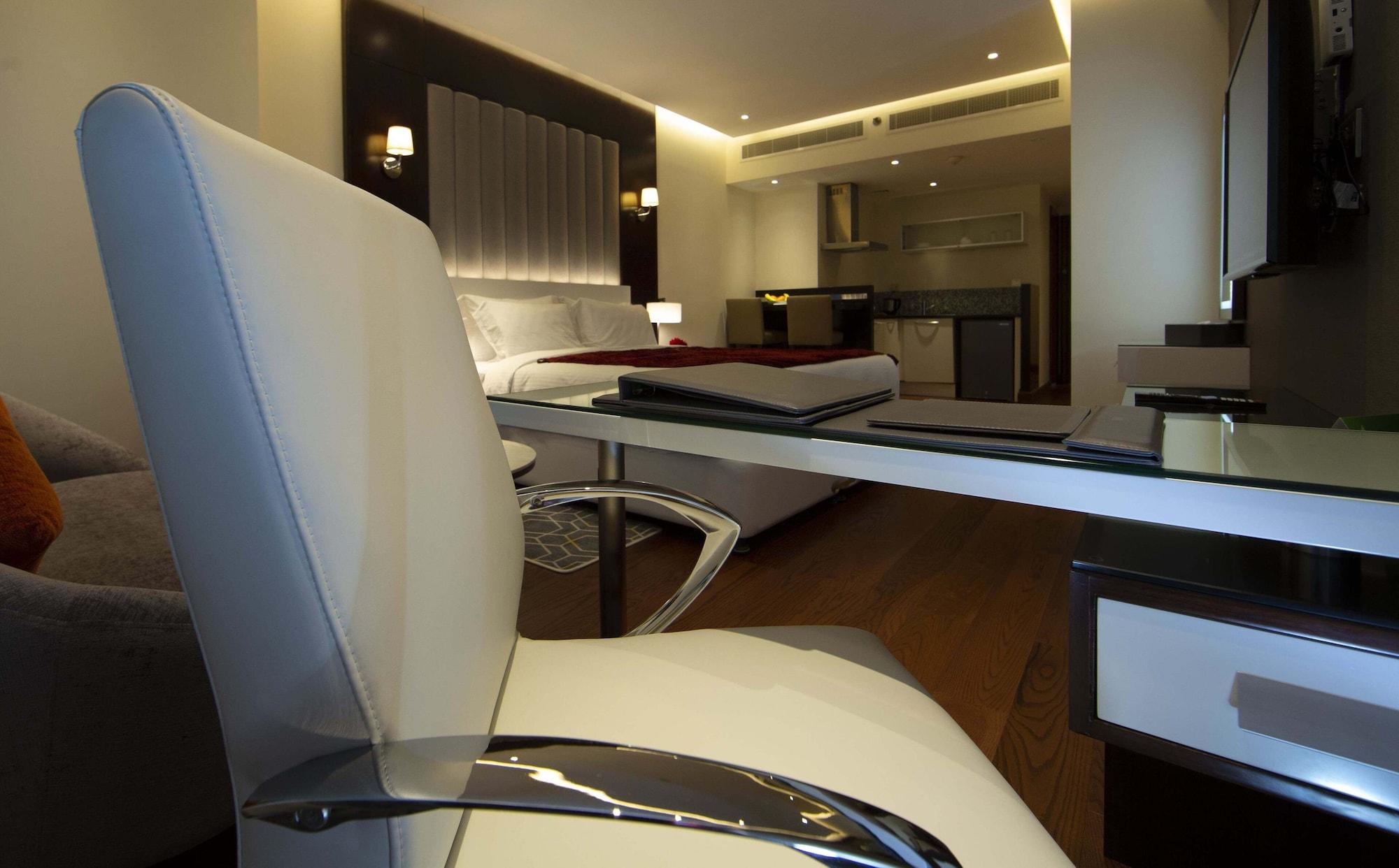 Number One Tower Aparthotel 3*