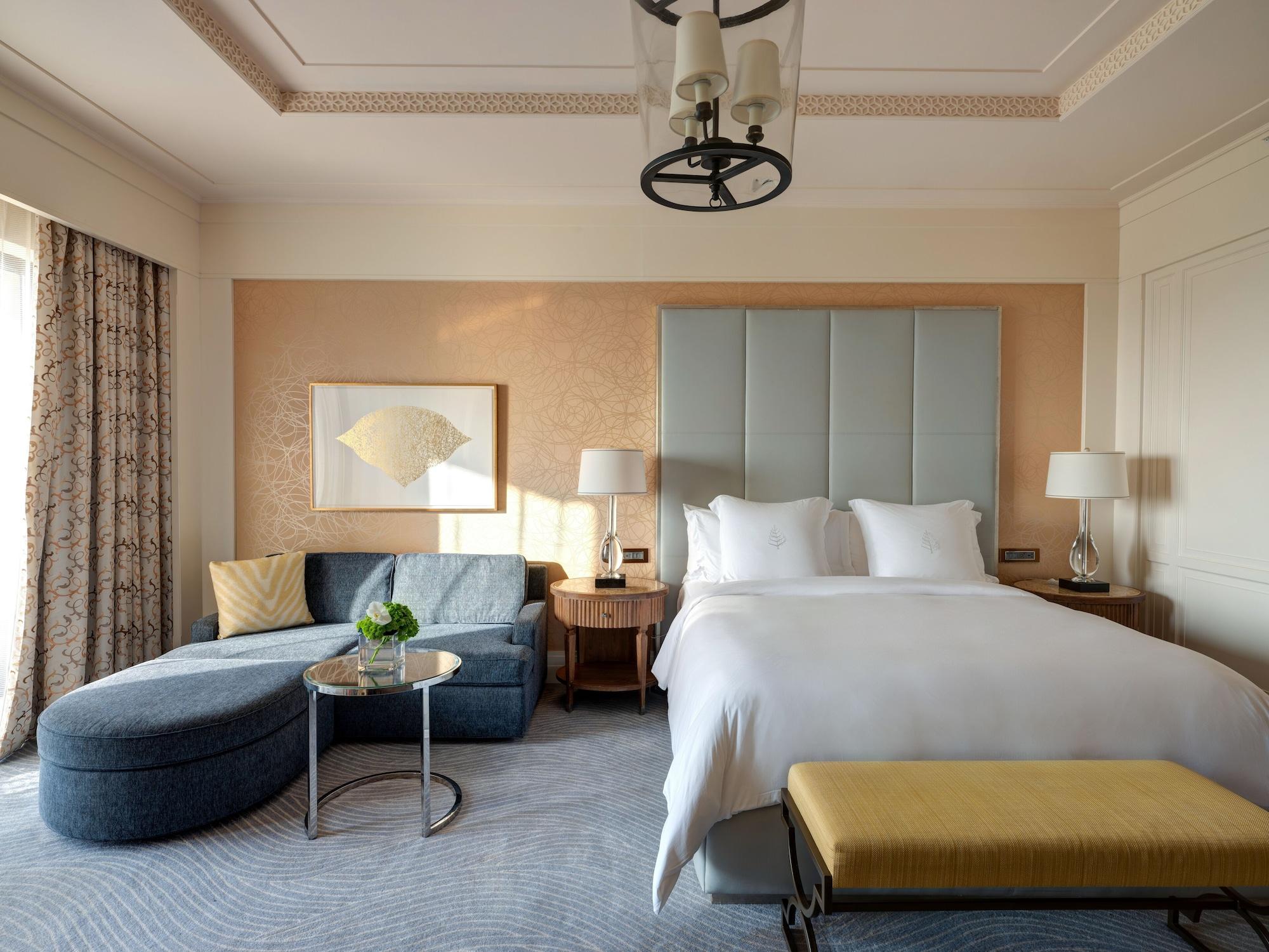 Four Seasons At Jumeirah 5*