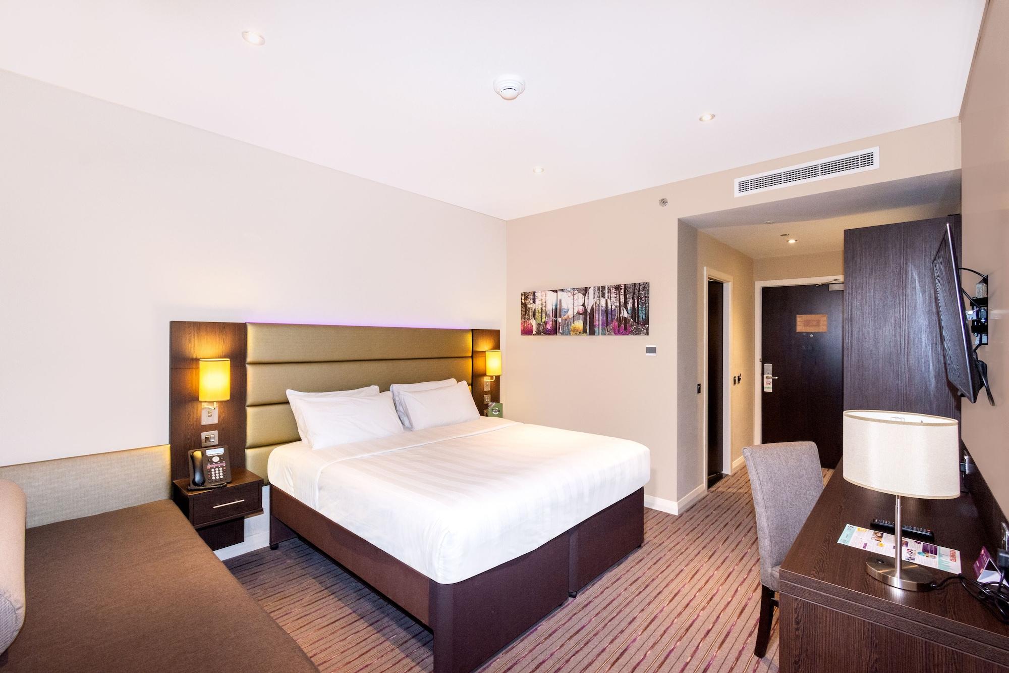 Hotel Premier Al Jaddaf 3*