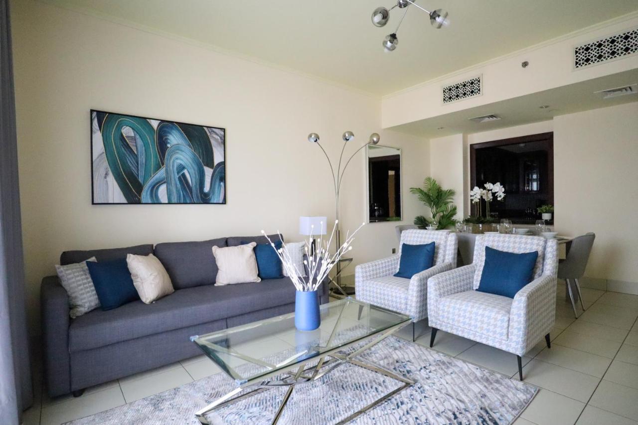 Higuests - Charming With Private Balcony Near Mall