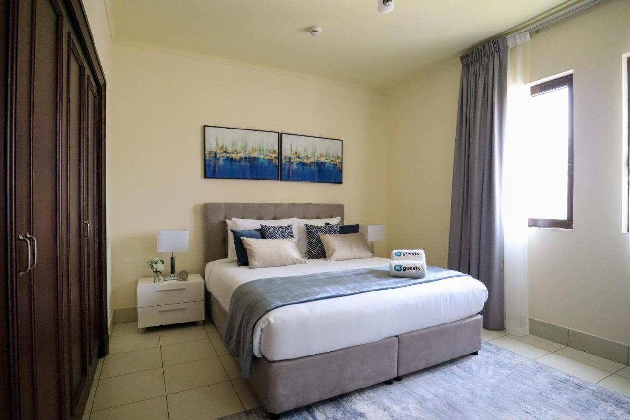 Higuests - Charming With Private Balcony Near Mall Apartment
