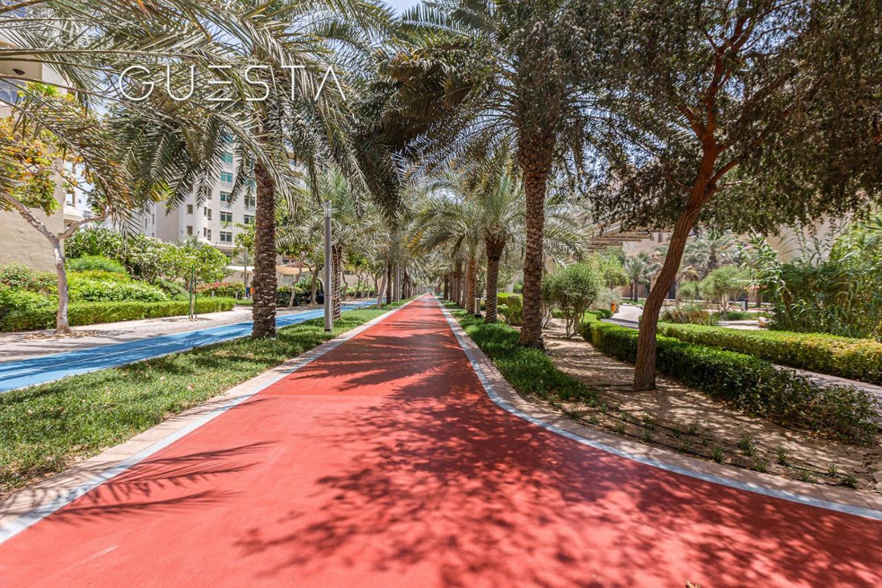 Shoreline The Palm, Free & Pool Access Dubai