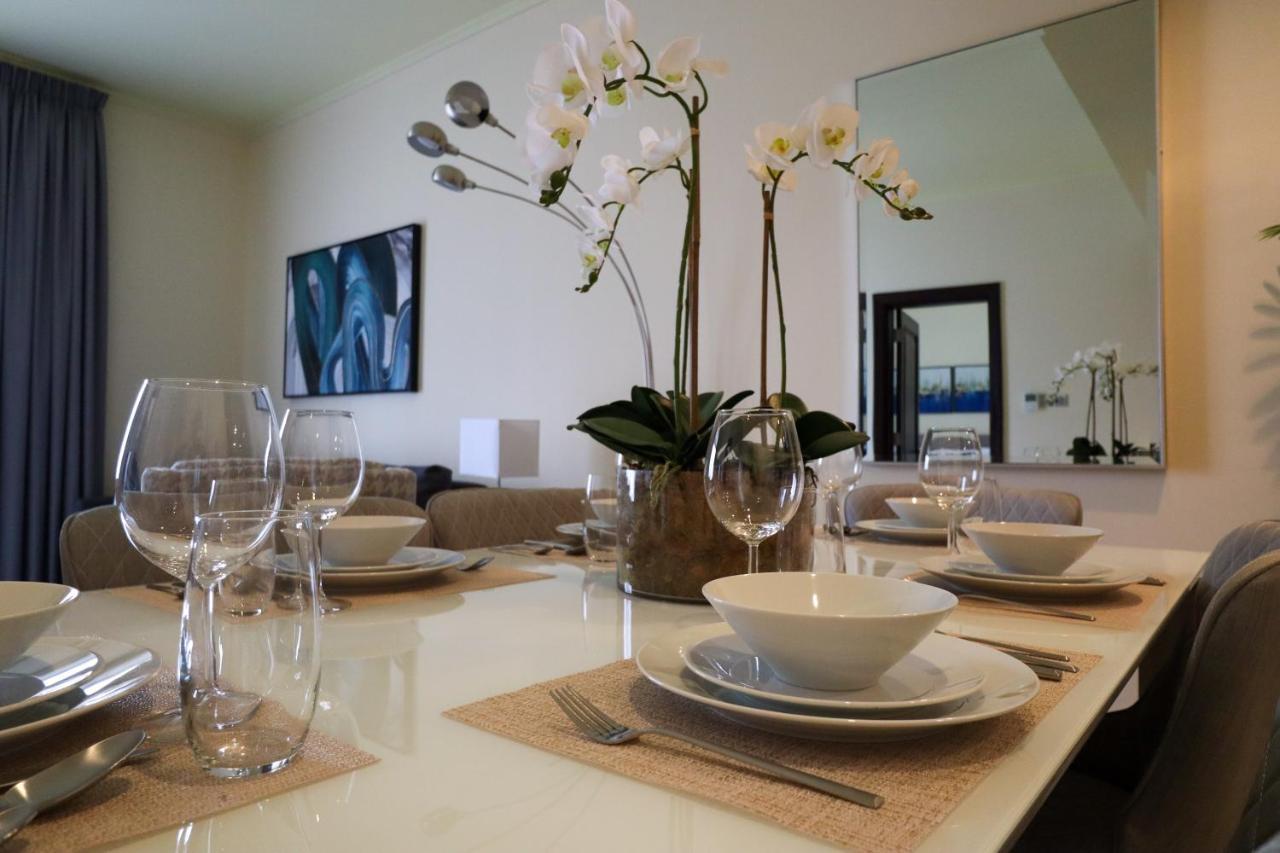 Higuests - Charming With Private Balcony Near Mall *