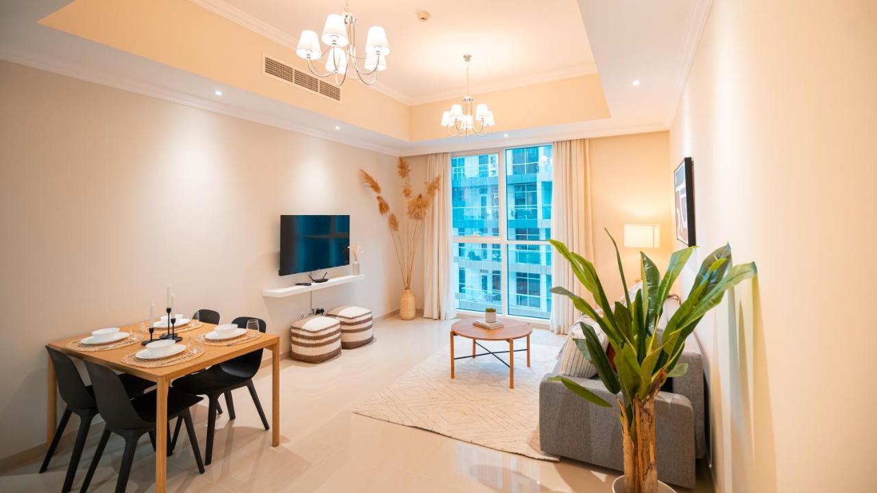 1 Bed Apt With Wifi Pool Nr Mall Burj Khalifa Apartment Dubai