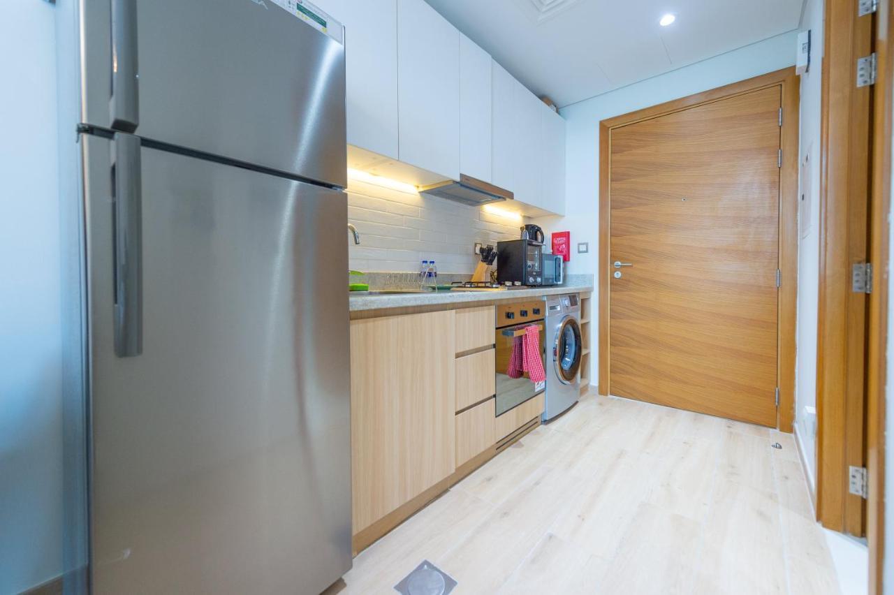 Luxury Escapes - Cozy In Front Of Metro Stn - Access To Gym & Pool - Aura Azizi Apartment Dubai