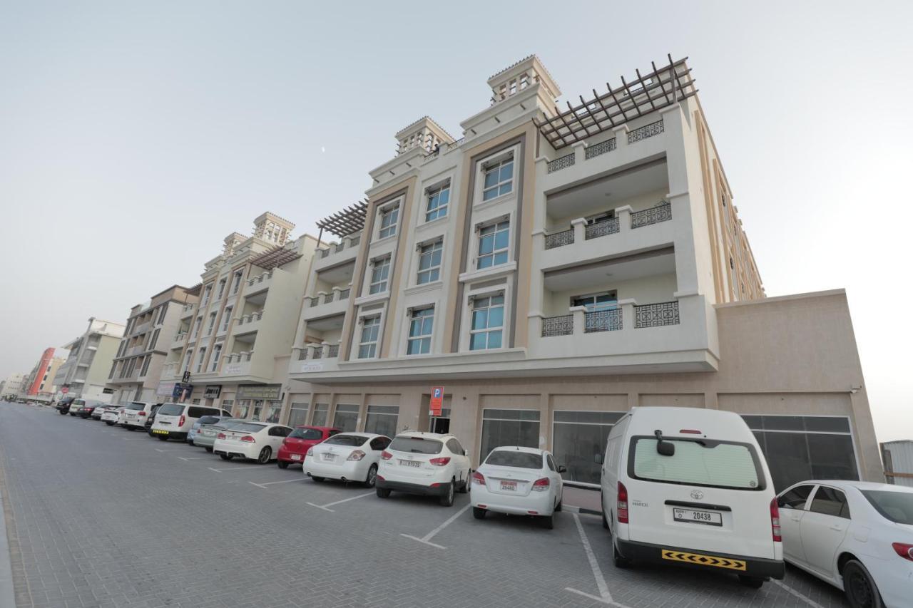 Cozy And Small Partitions For Men Guests In * Dubai