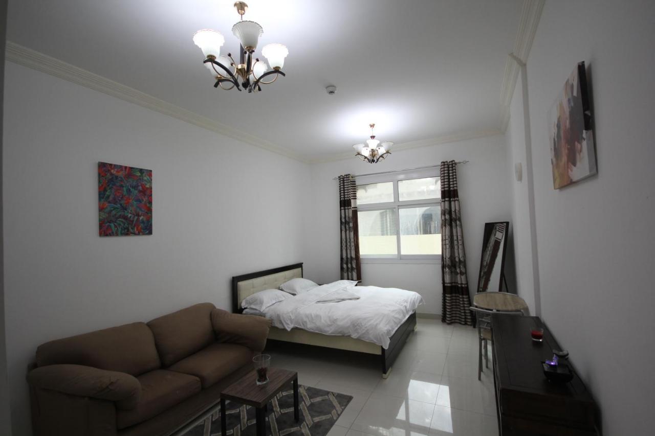 Apartment Cozy And Small Partitions For Men Guests In Dubai