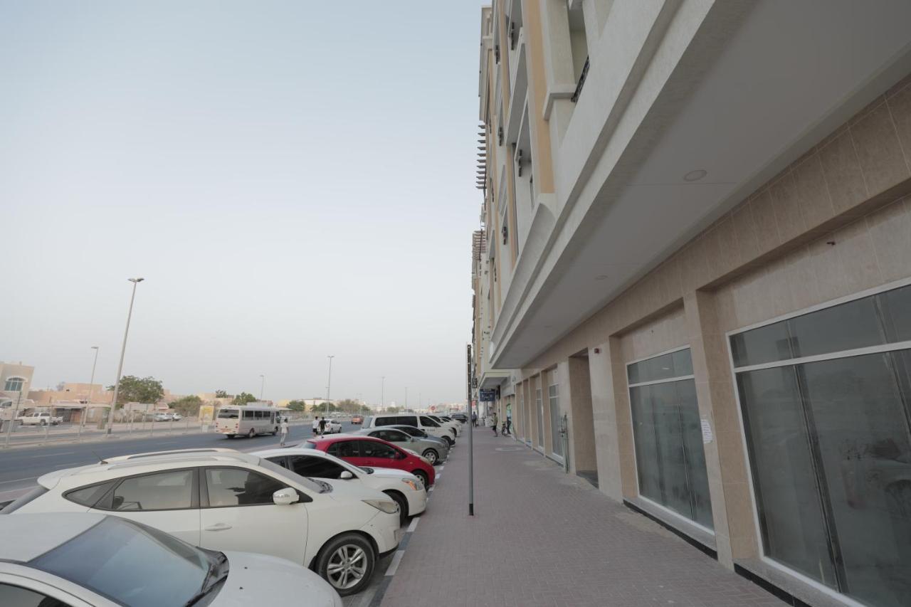 Cozy And Small Partitions For Men Guests In Apartment Dubai