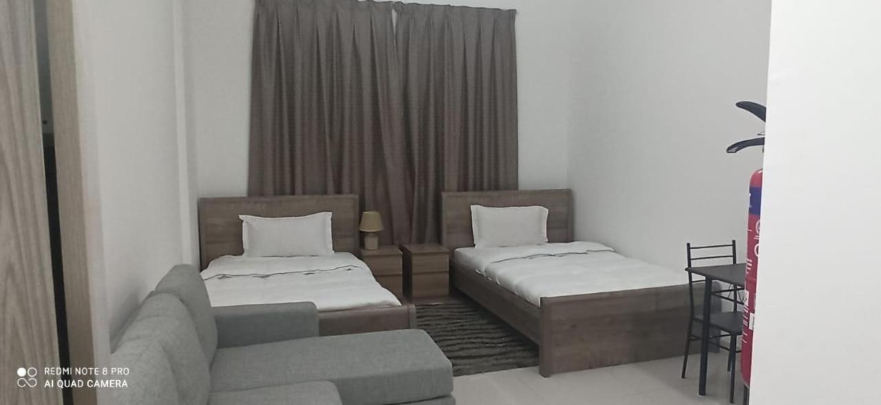 Apartment Cozy And Small Partitions For Men Guests In