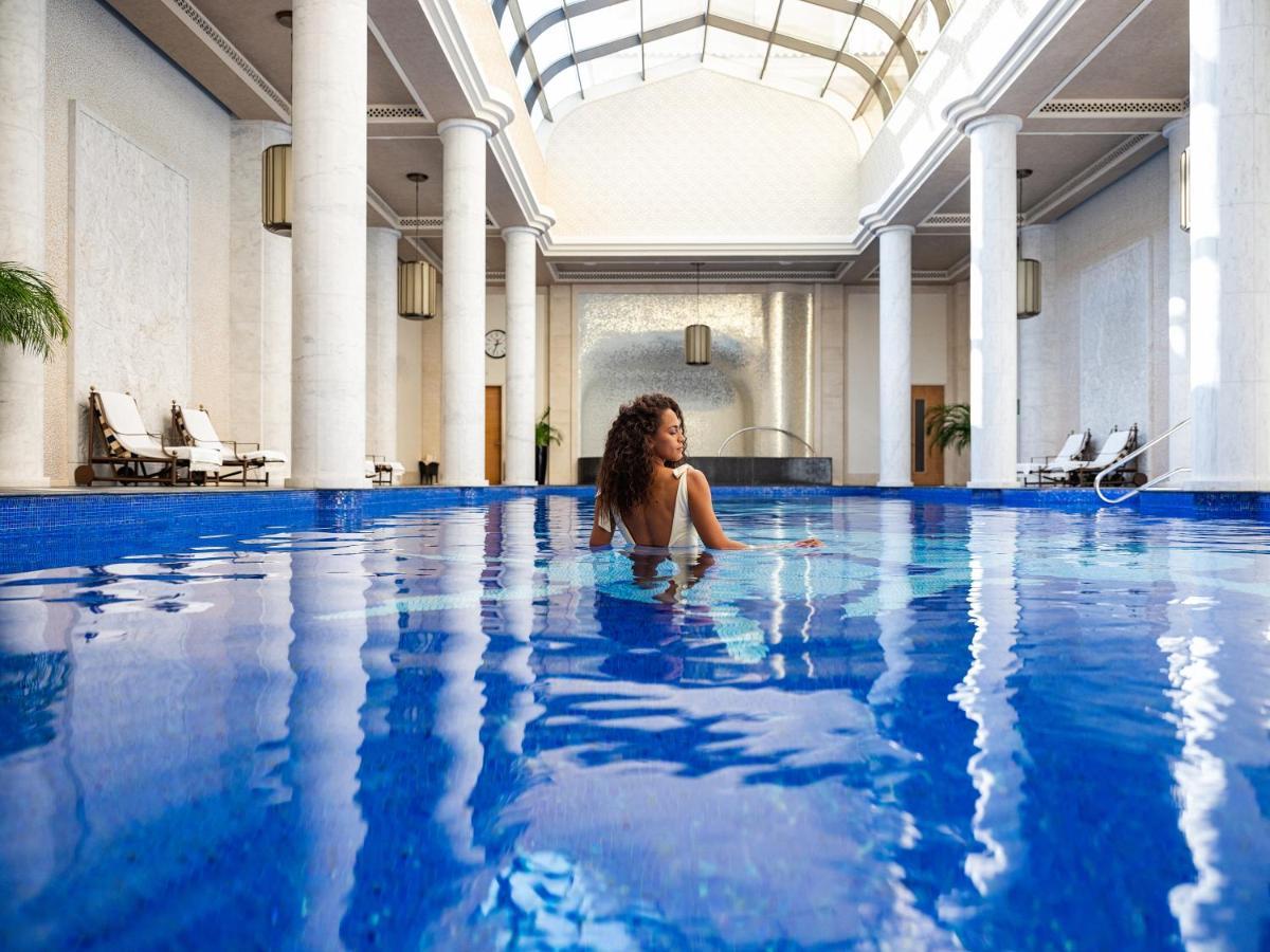 Four Seasons At Jumeirah 5*