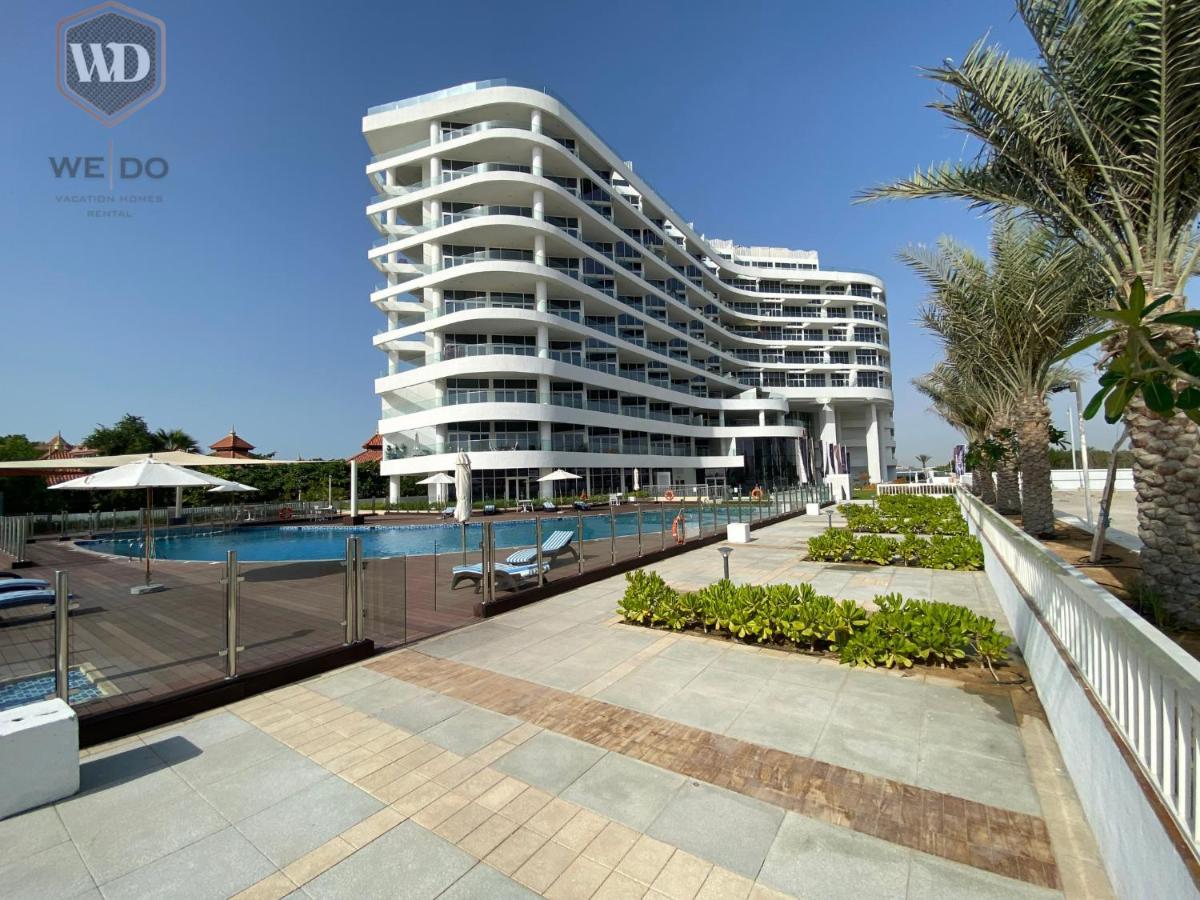 Luxurious 1-bedroom With Private Access Apartment *