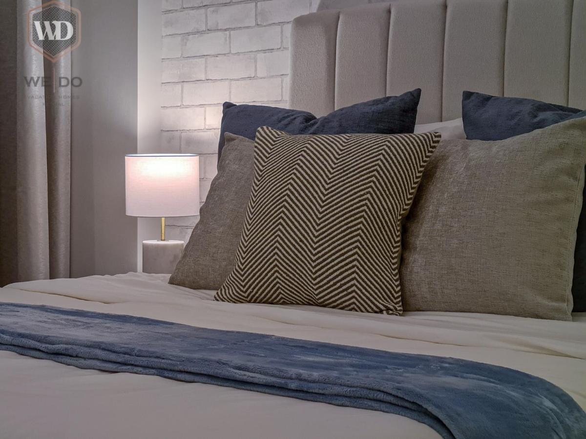 Luxurious 1-bedroom With Private Access