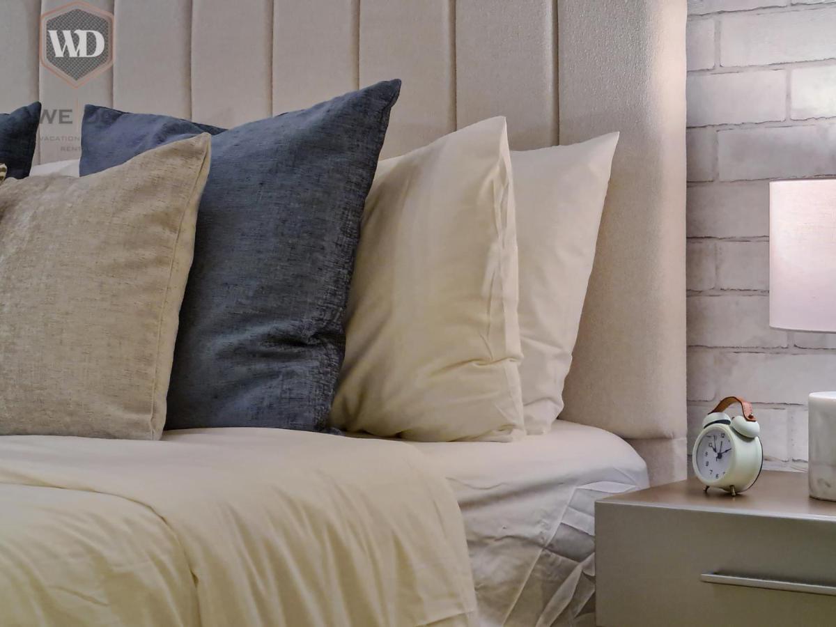 Luxurious 1-bedroom With Private Access Apartment Dubai