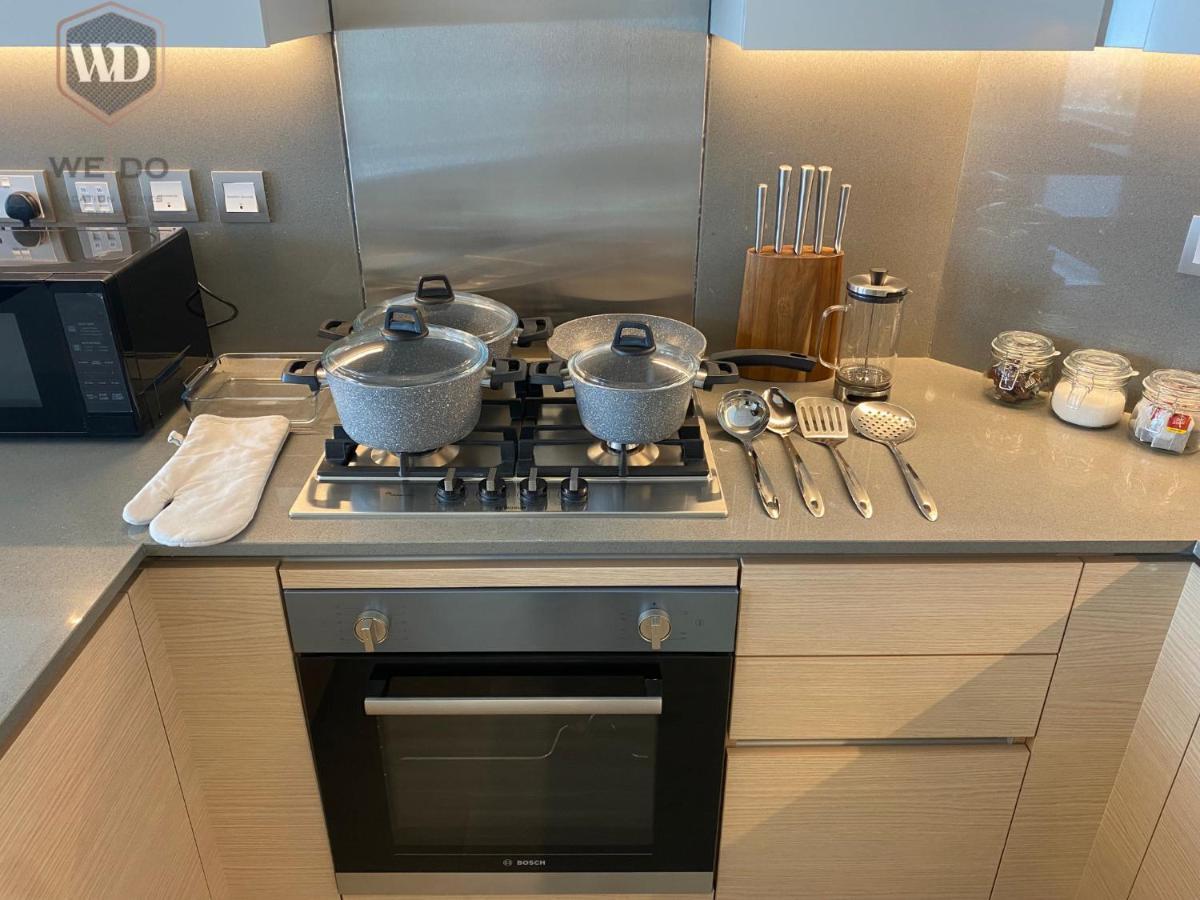 Luxurious 1-bedroom With Private Access Apartment Dubai