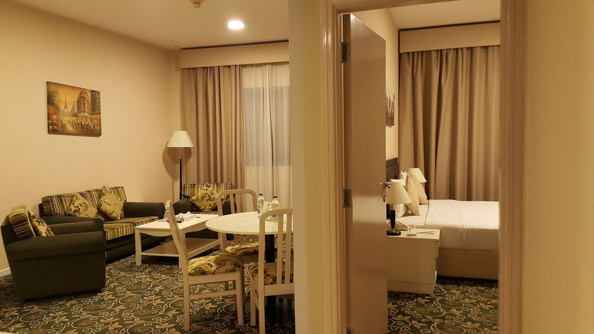 Wescott Pearl Aparthotel