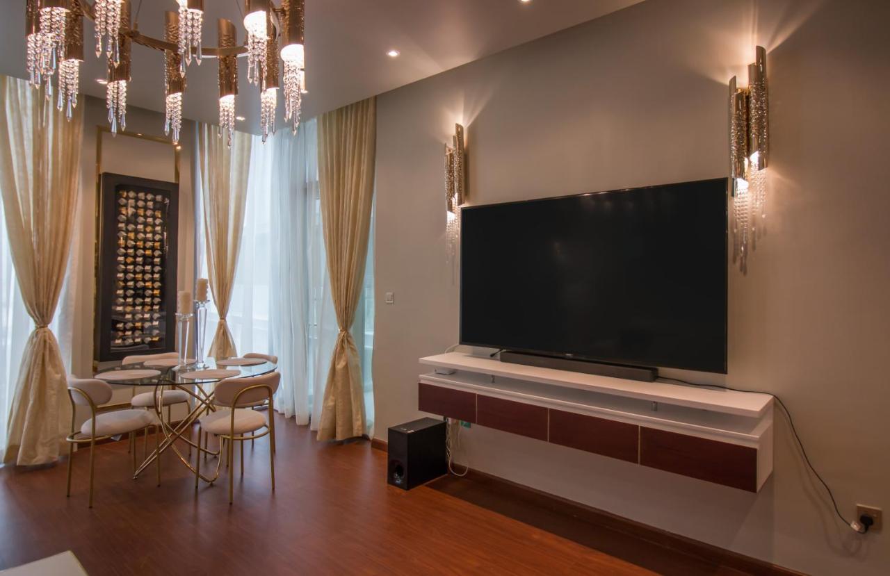 Apartment Luxurious 2br - Fully Upgraded - High-end Facilities Dubai