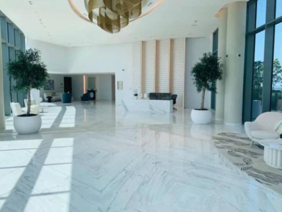 Luxury Brand New 2 Bedroom With Bluewater Views Apartment *