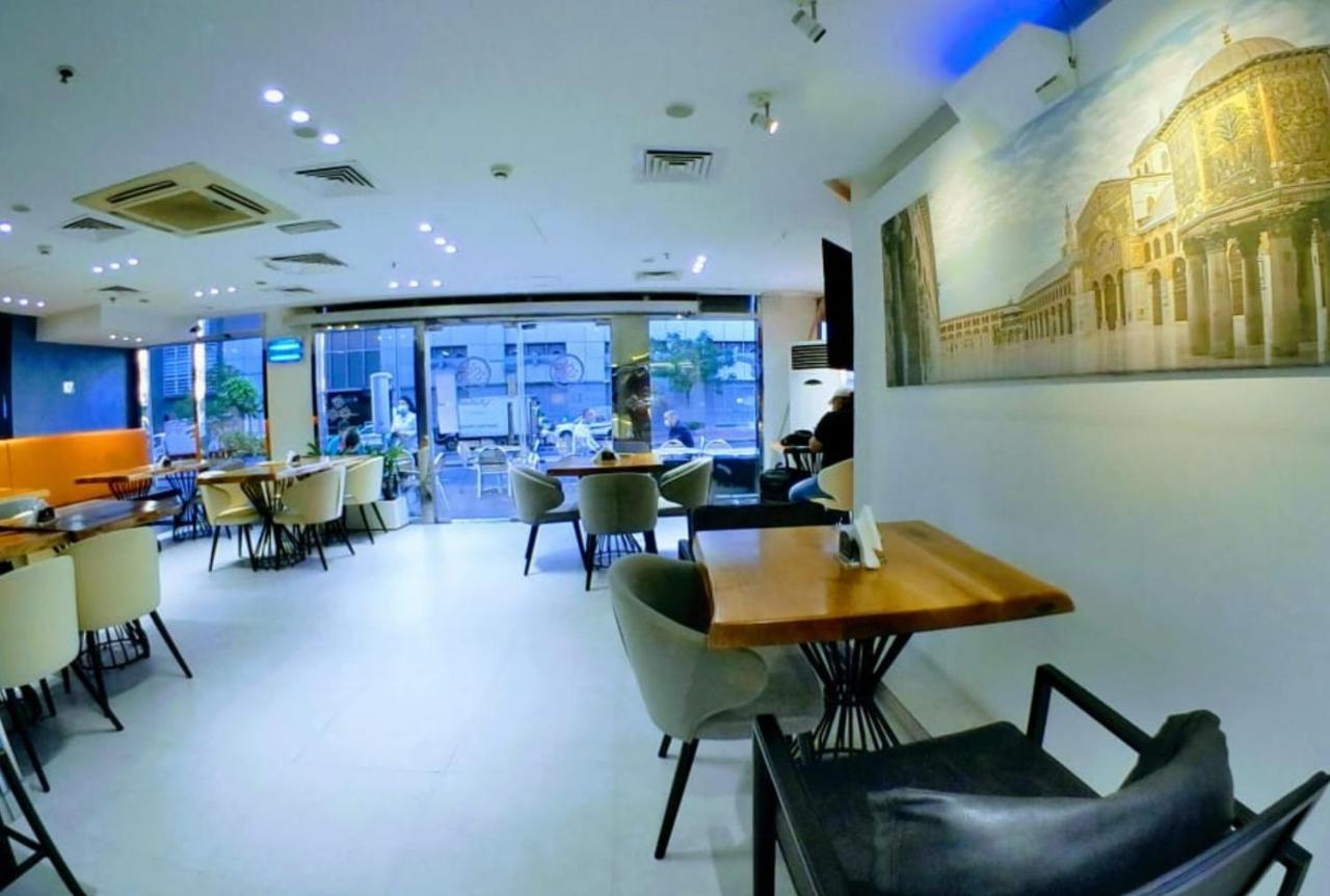 Apartment High Floor With Skyline & Burj Khalifa View 3 Bedroom Unit Marina