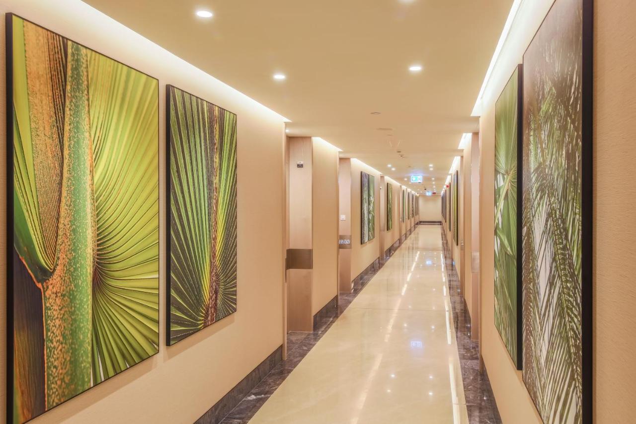 Makeen The Palm Tower Jumeirah Apartment Dubai