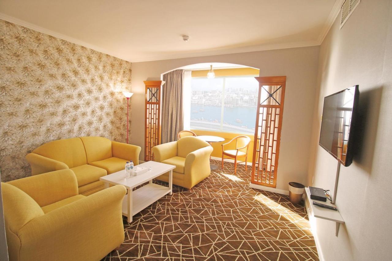 The George By Saffron, Creek Hotel