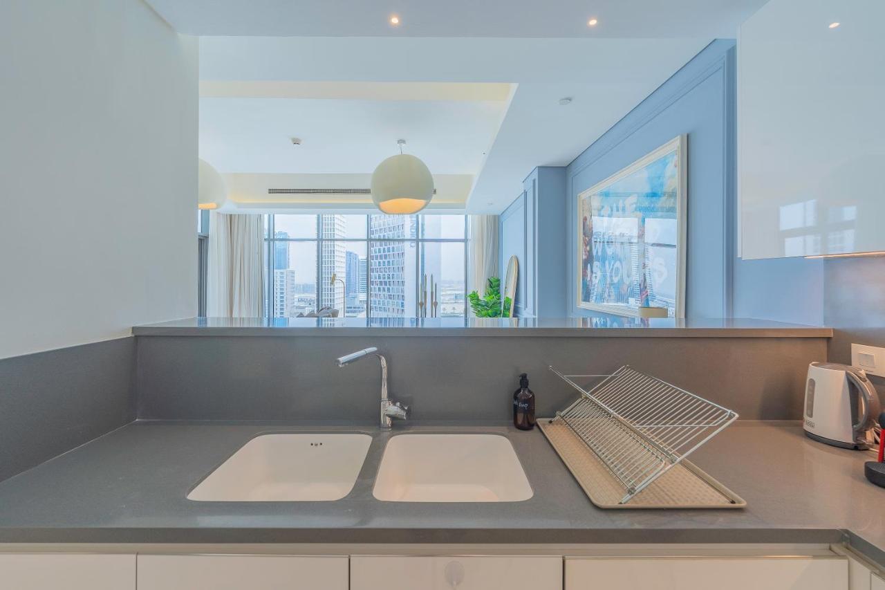 Monty Holiday - Charming With Canal View Near Mall Apartment