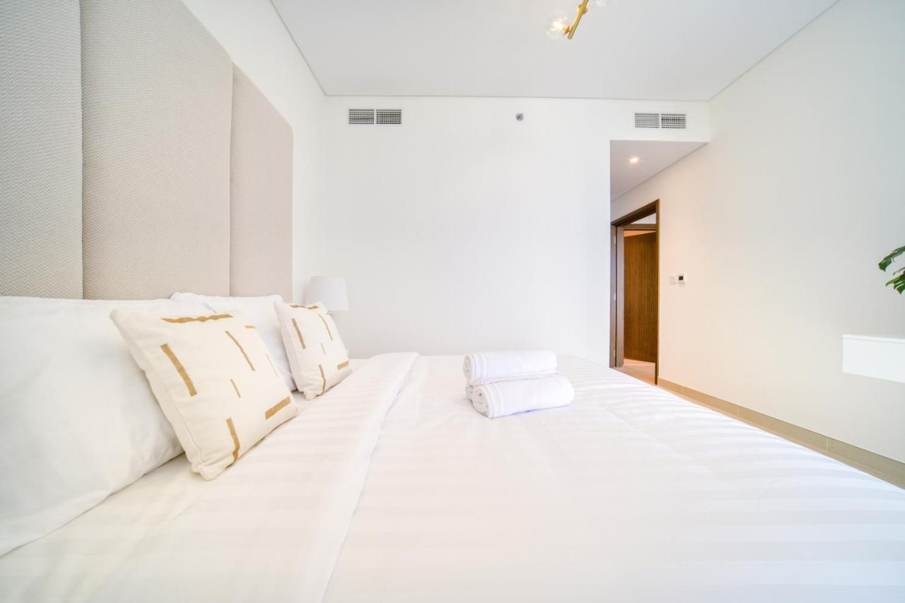 Apartment Luxury Brand New 2 Bedroom With Bluewater Views *