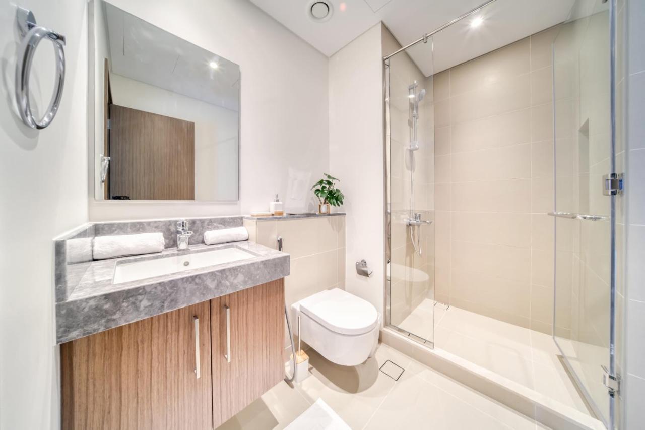 Luxury Brand New 2 Bedroom With Bluewater Views Apartment