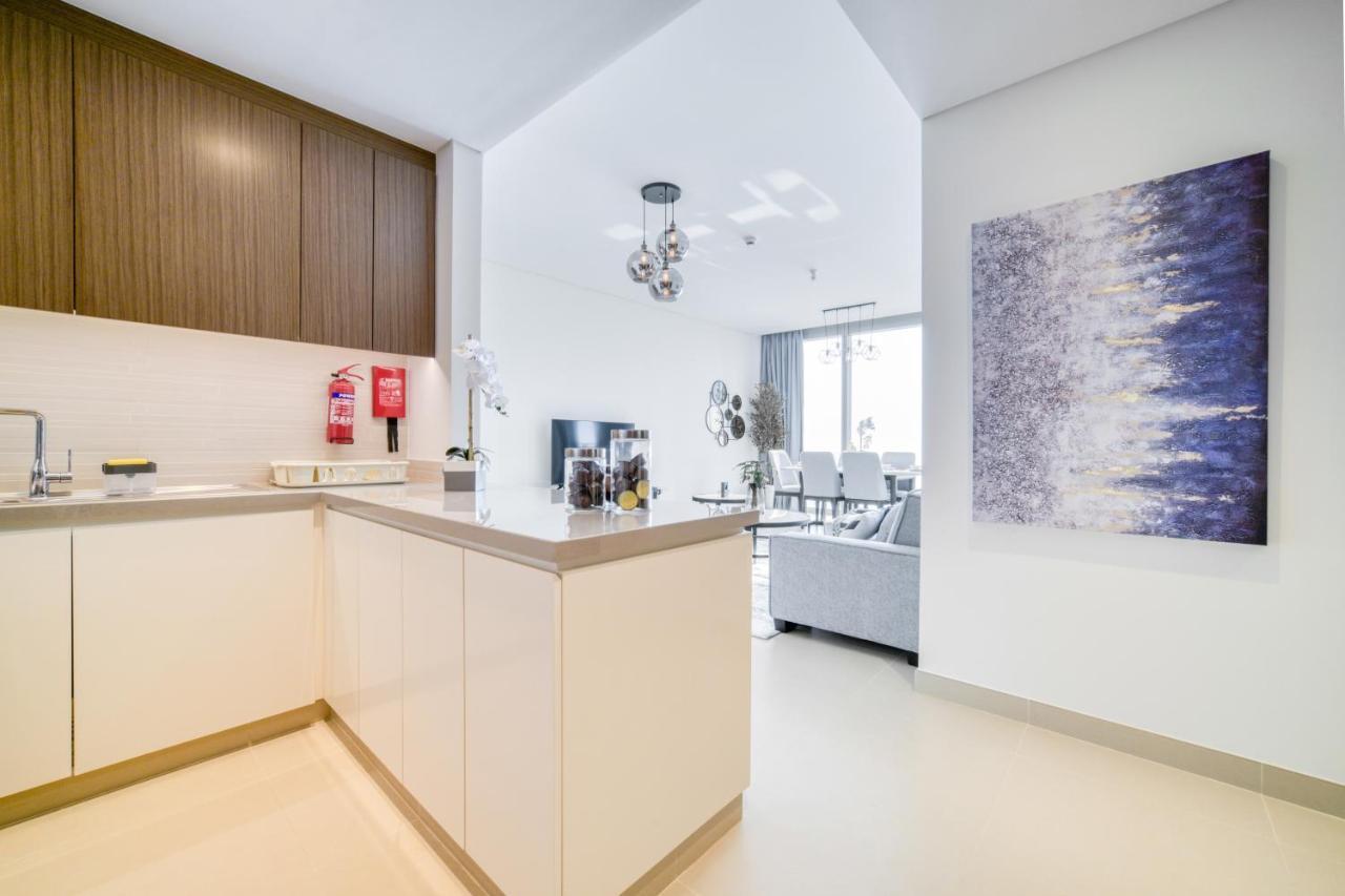 Luxury Brand New 2 Bedroom With Bluewater Views *