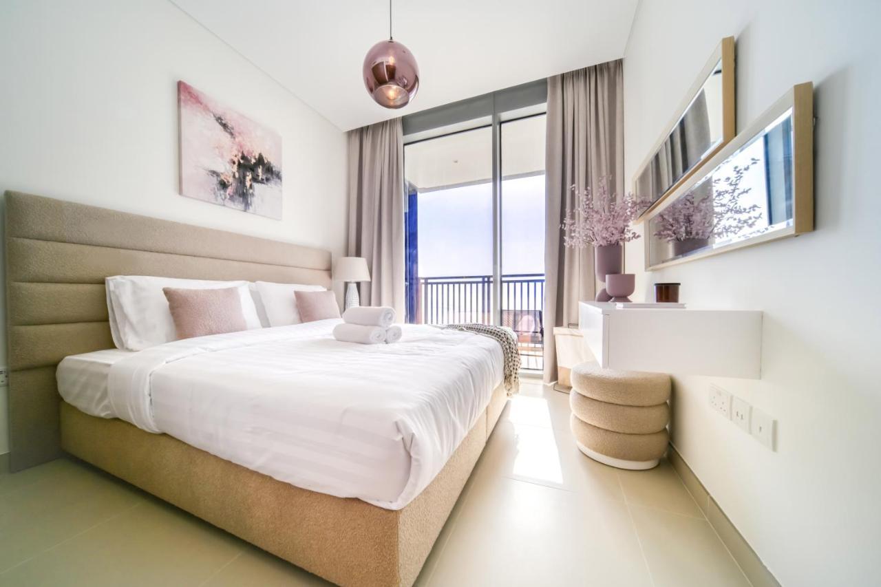 Luxury Brand New 2 Bedroom With Bluewater Views *