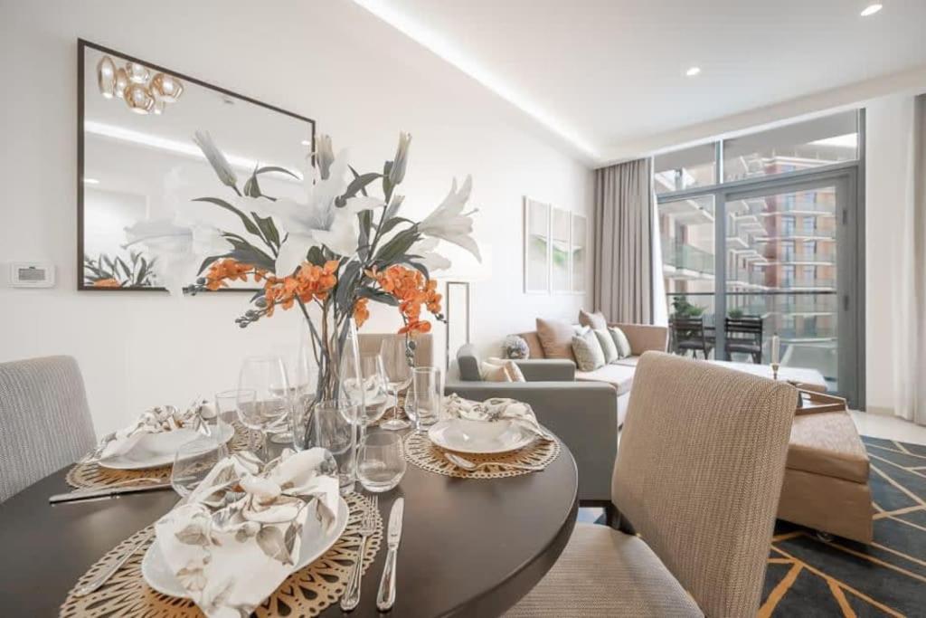 Frank Porter - Damac Celestia Apartment Dubai