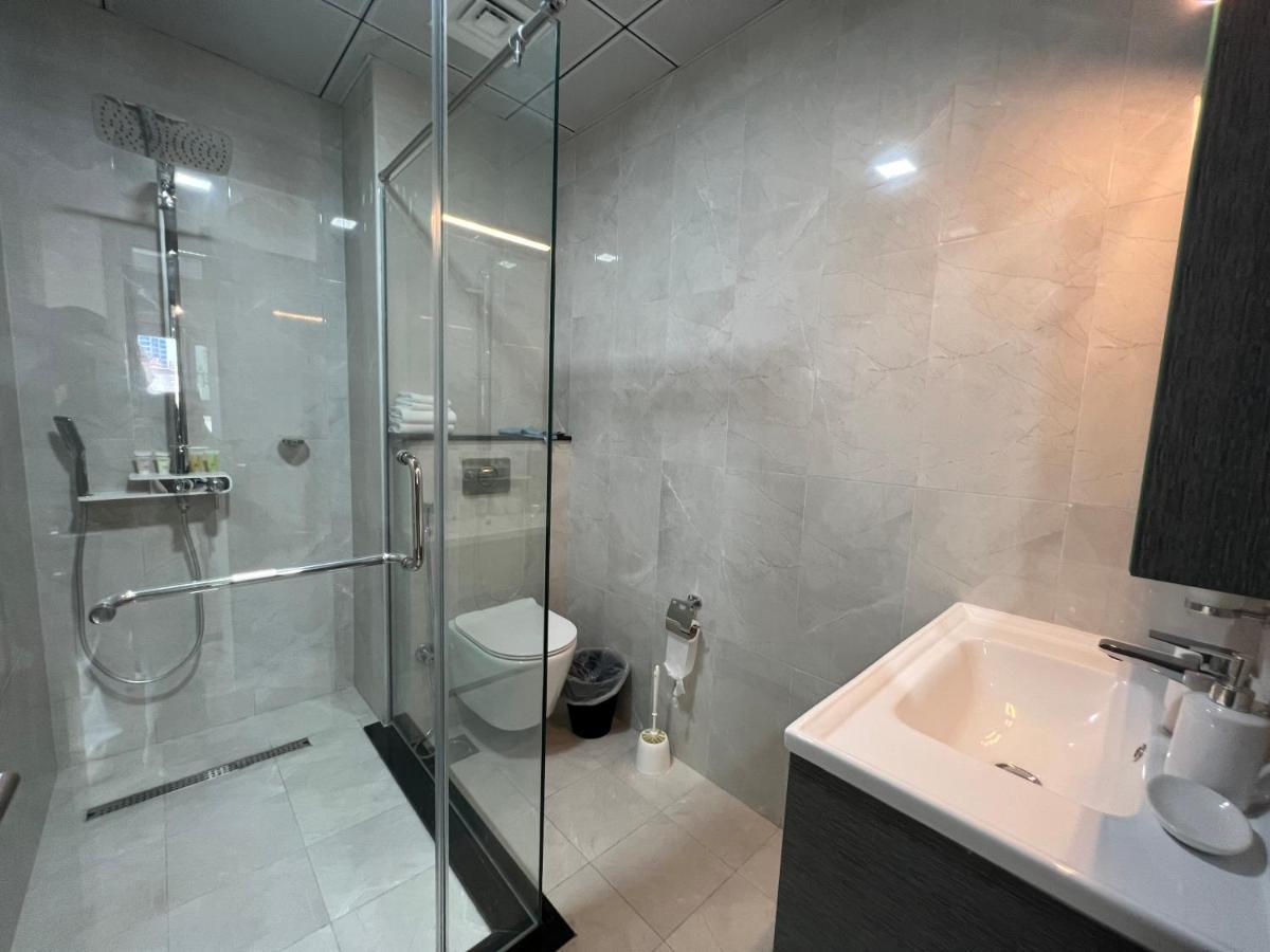 Penrose Place Jvc Apartment *