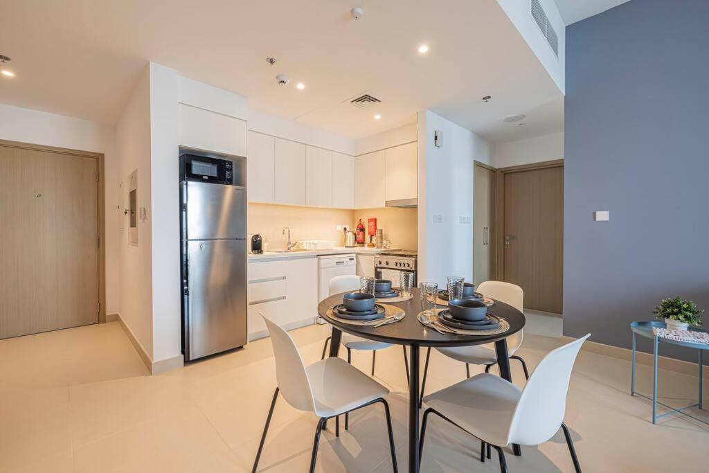 Apartment Daniels 1br At Creek Horizon With Park View Dubai
