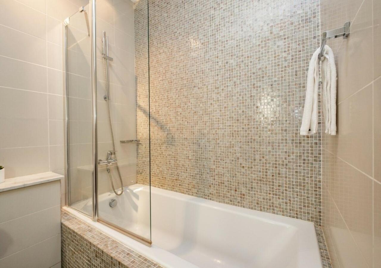 Hometown - Cosy 1 Bedroom With Brand New Furniture In Difc Apartment Dubai