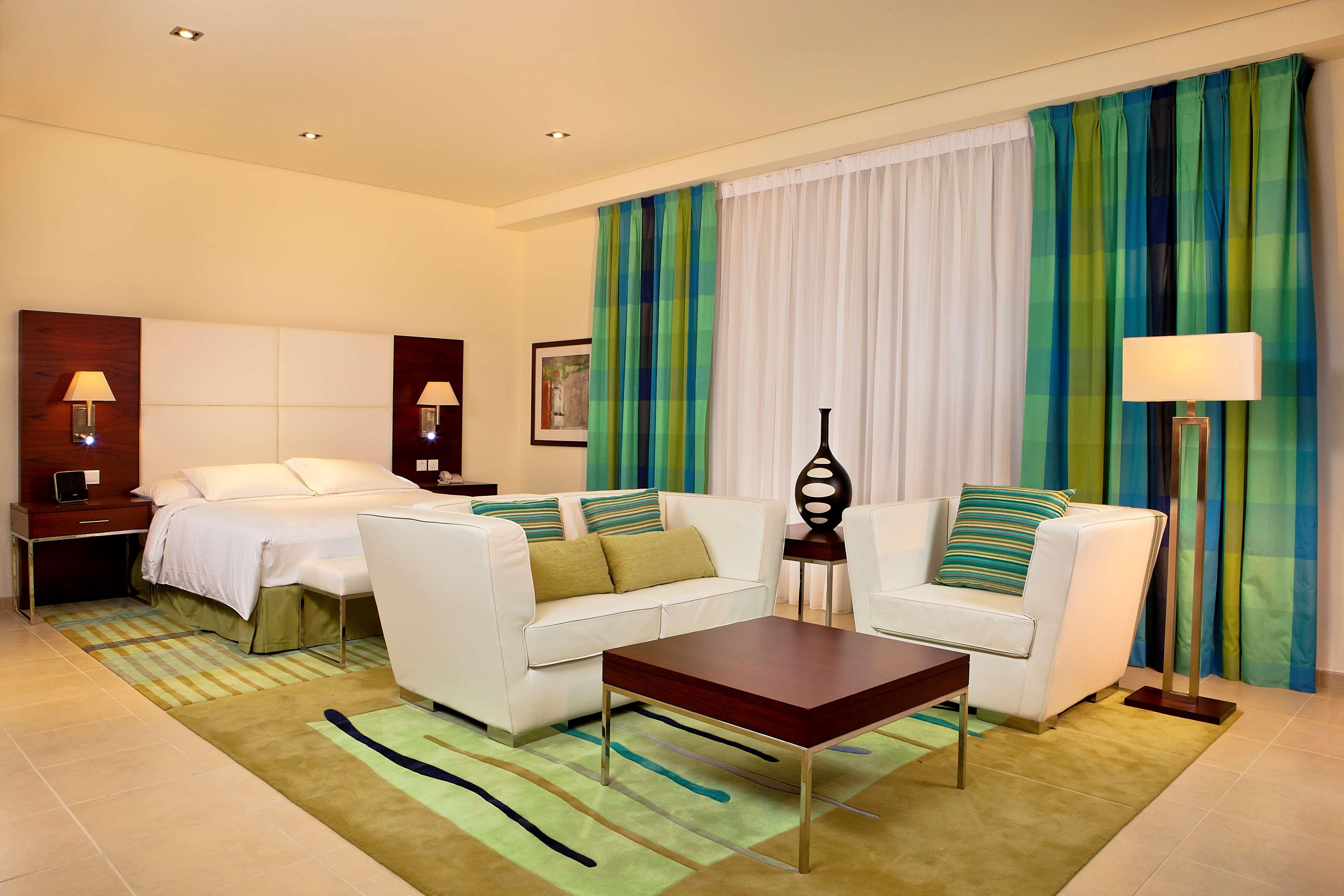 Hotel Hilton The Walk 4*