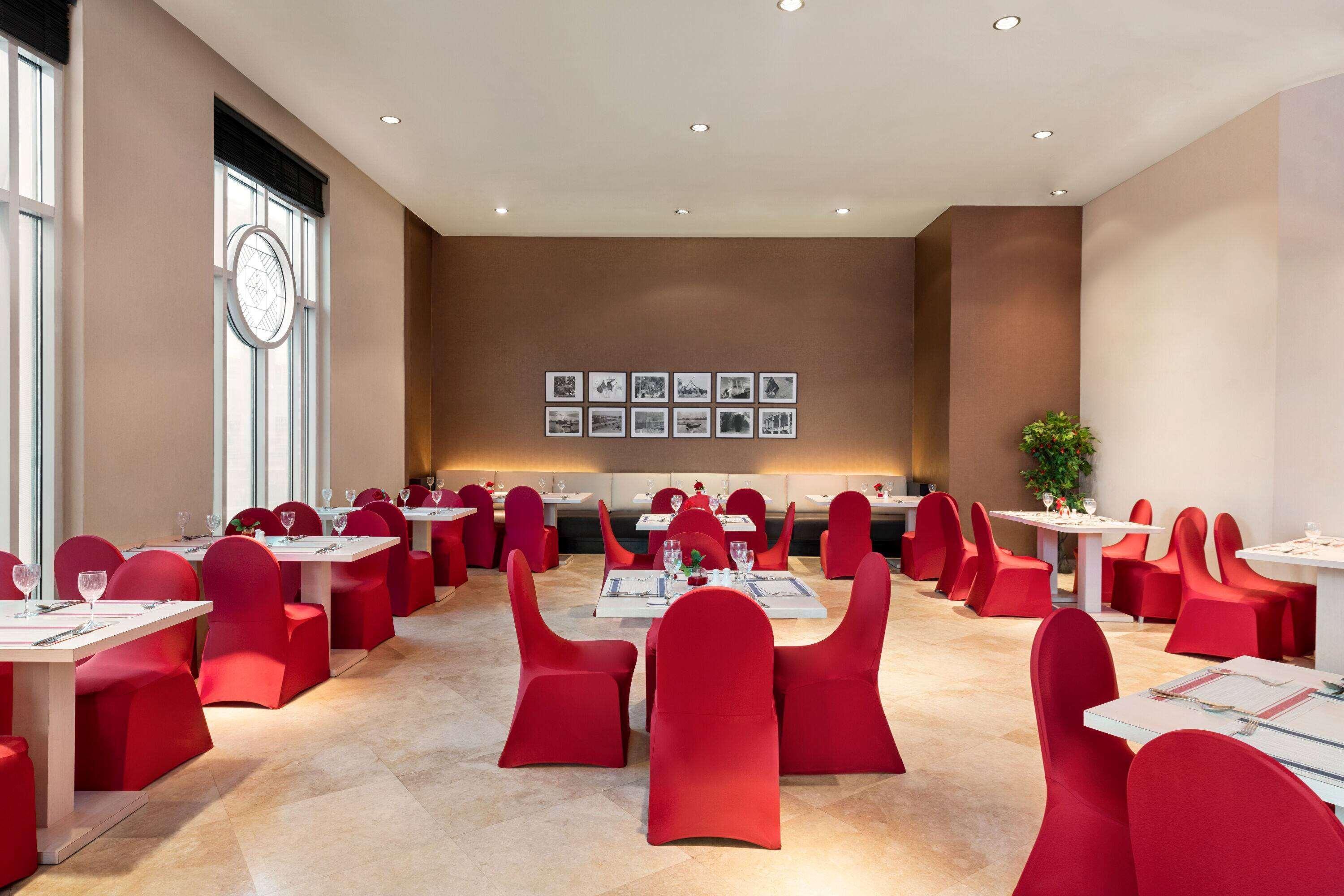 Ramada Plaza By Wyndham Deira 4*