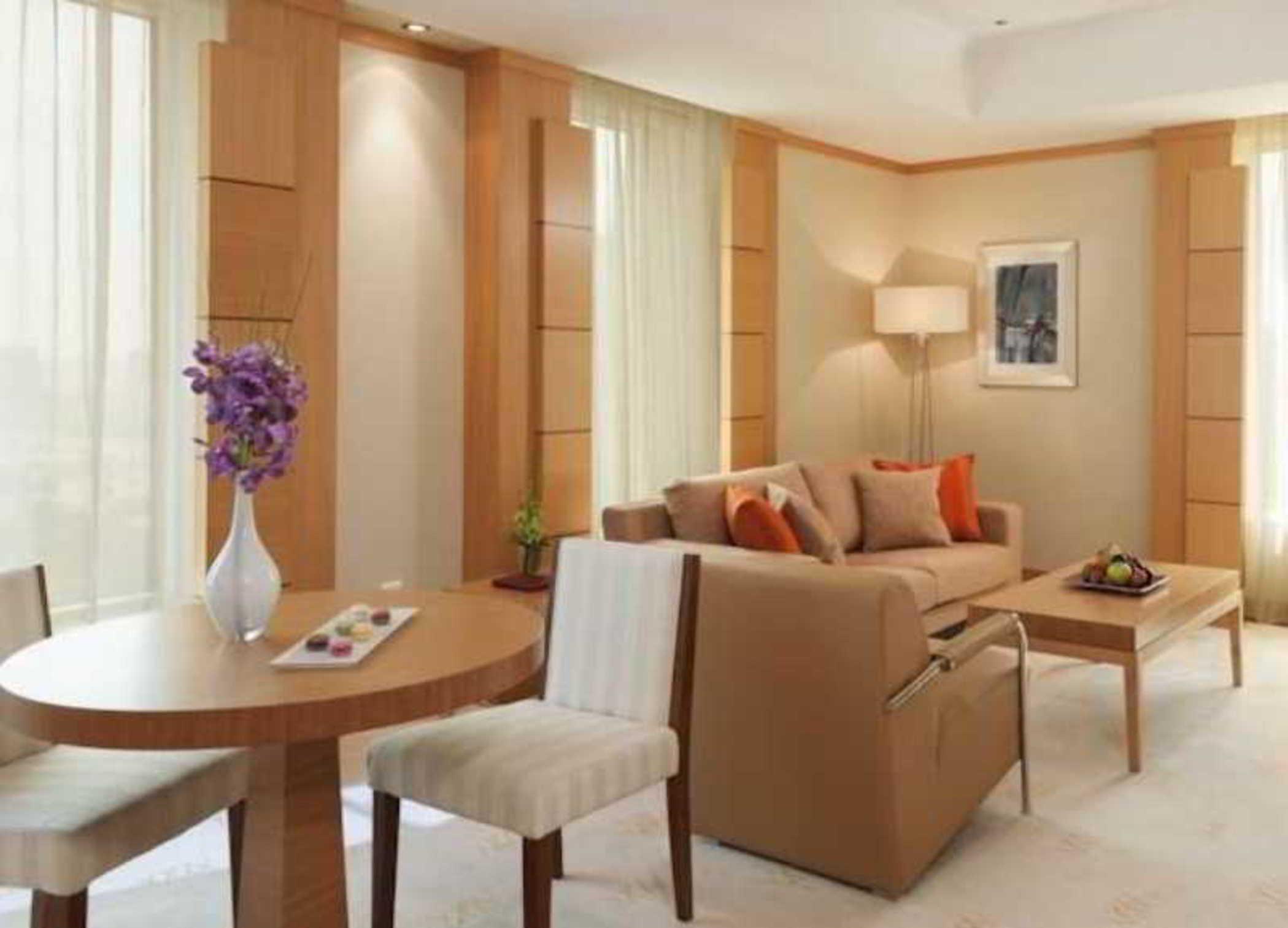 Carlton Downtown 4*