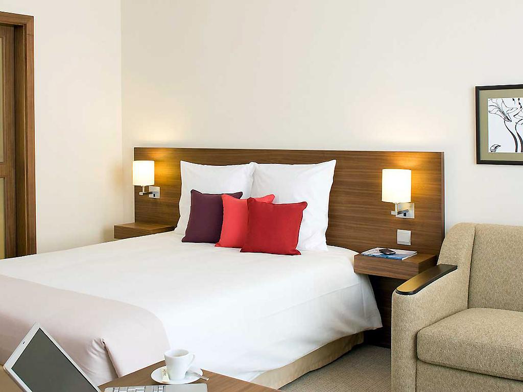 Novotel Deira Creekside 4*