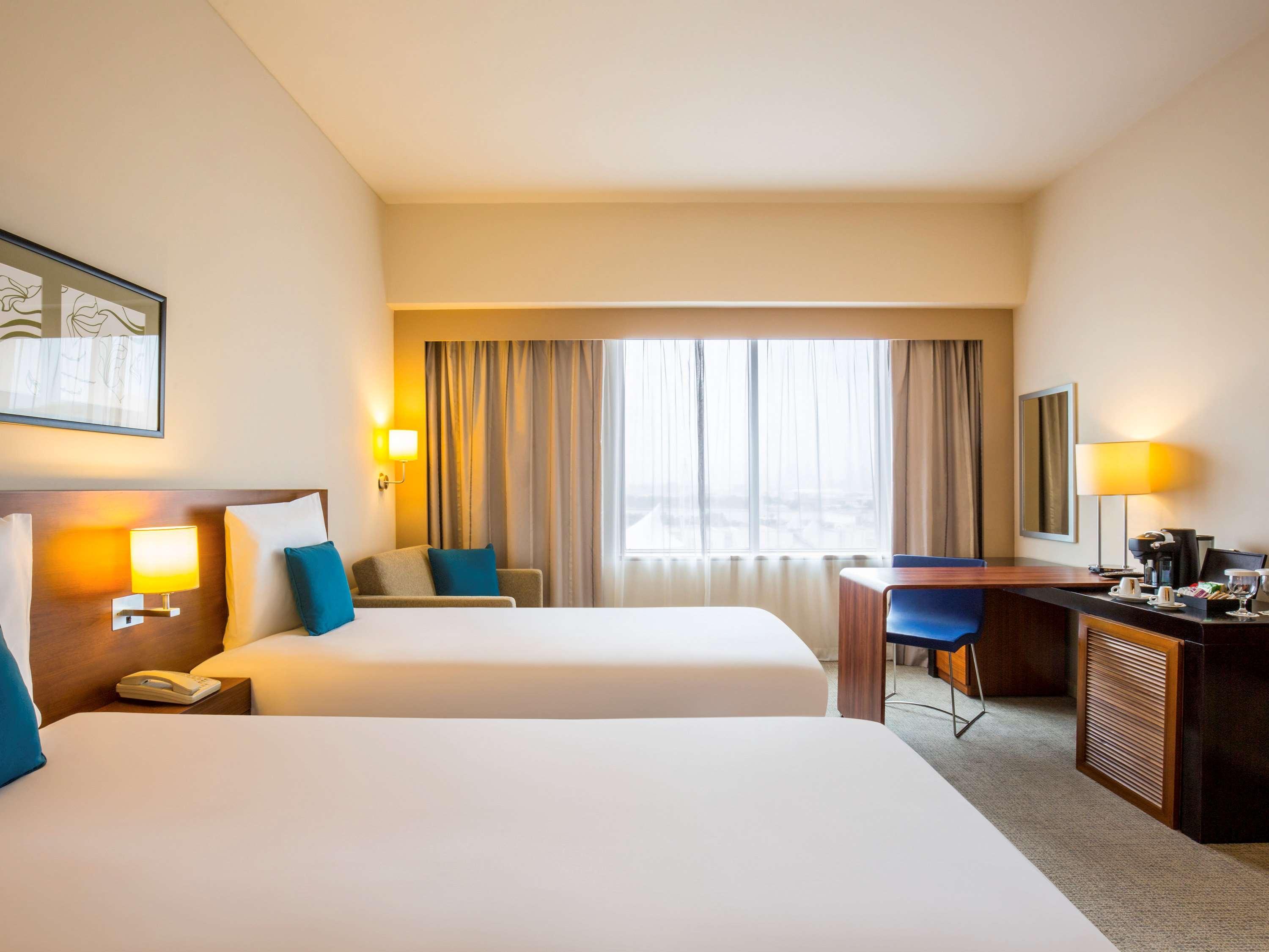 Novotel Deira Creekside Hotel 4*