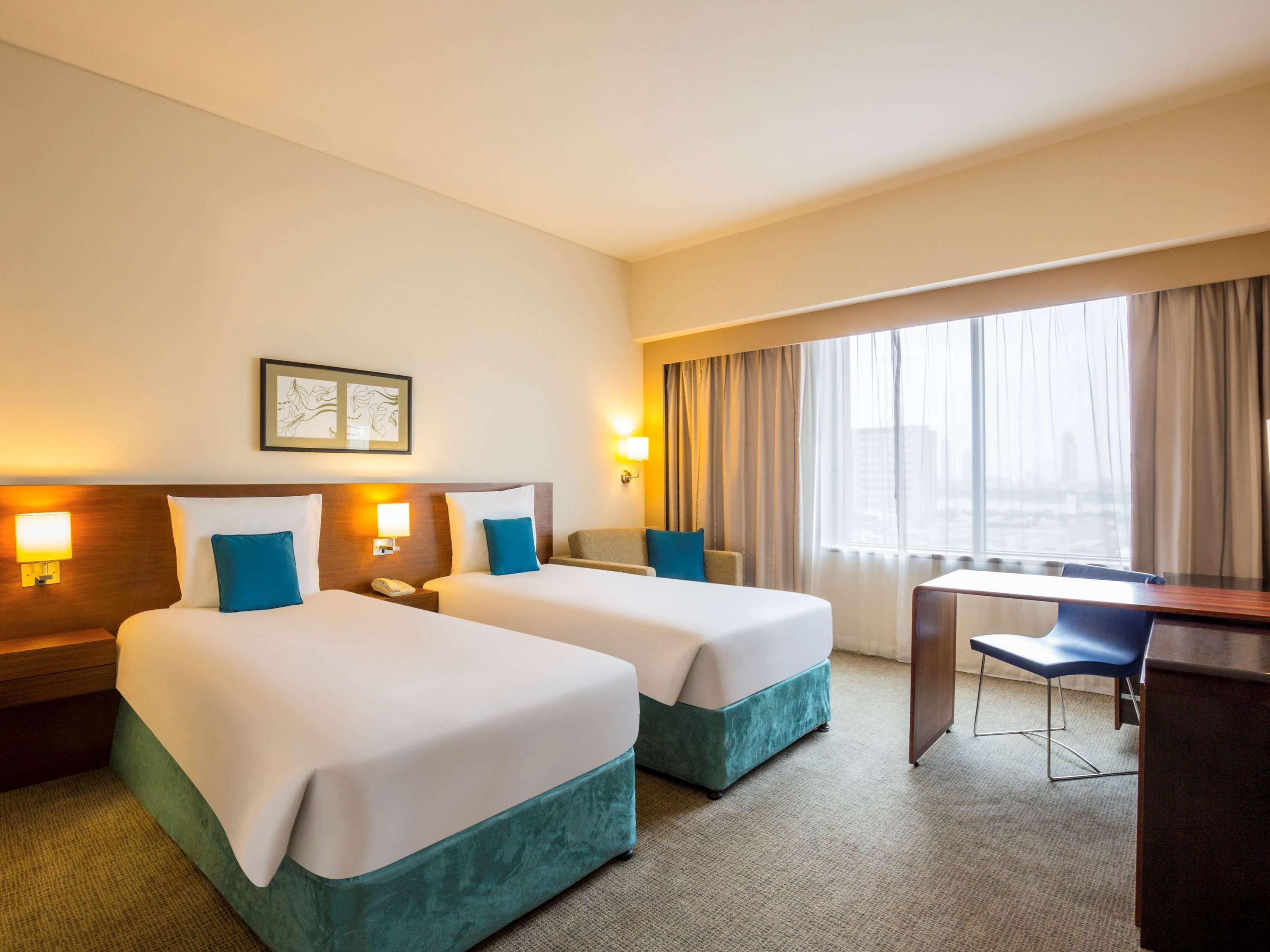 Novotel Deira Creekside Hotel 4*