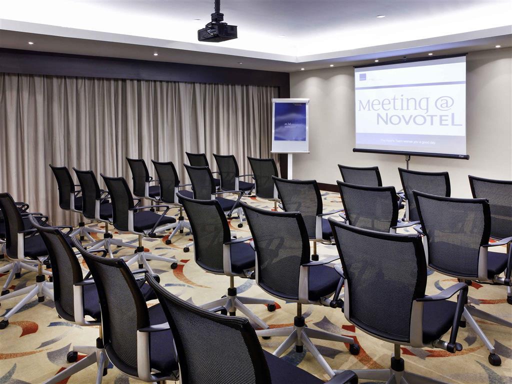 Novotel Deira Creekside 4*