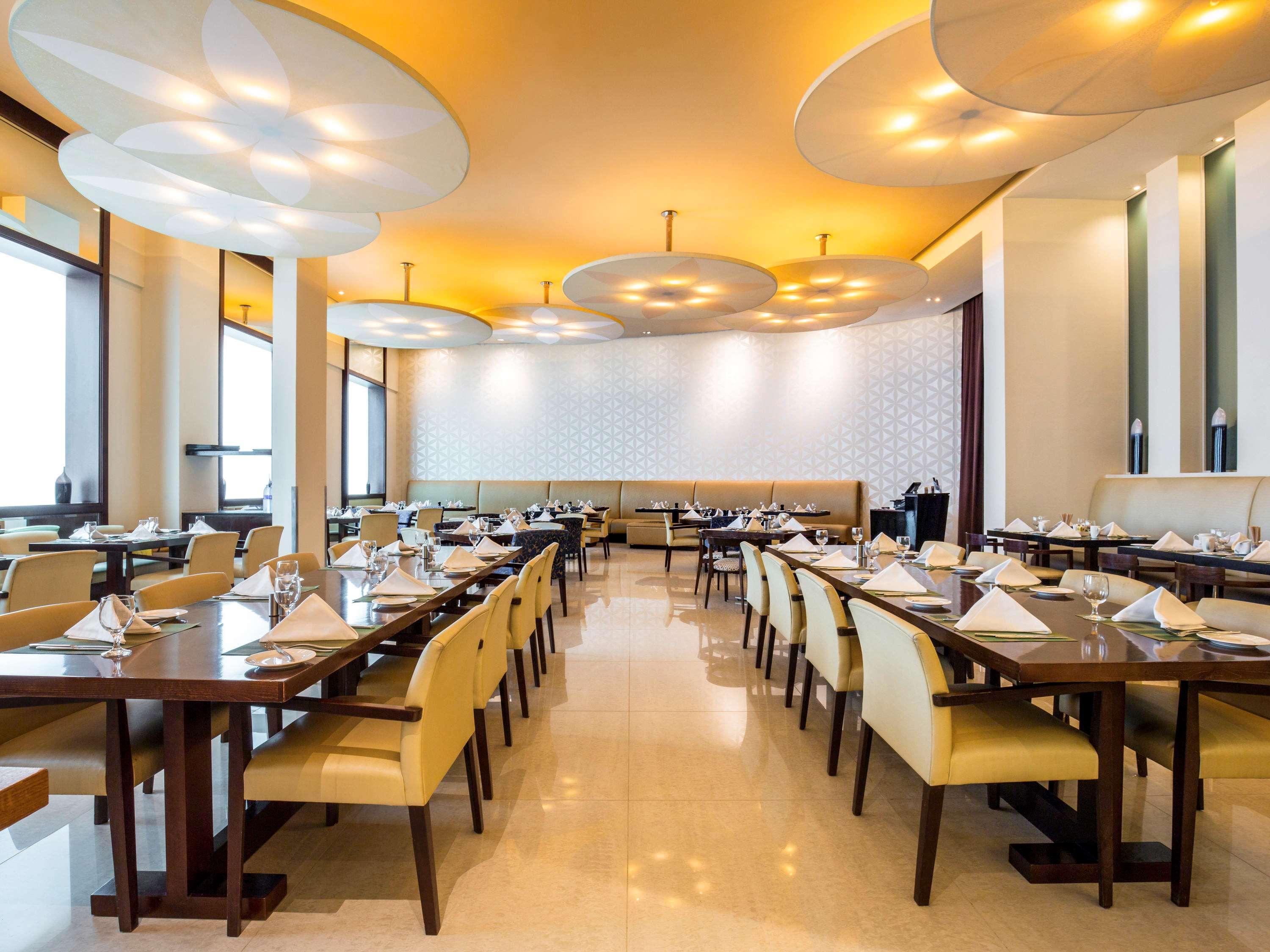 Novotel Deira Creekside 4*