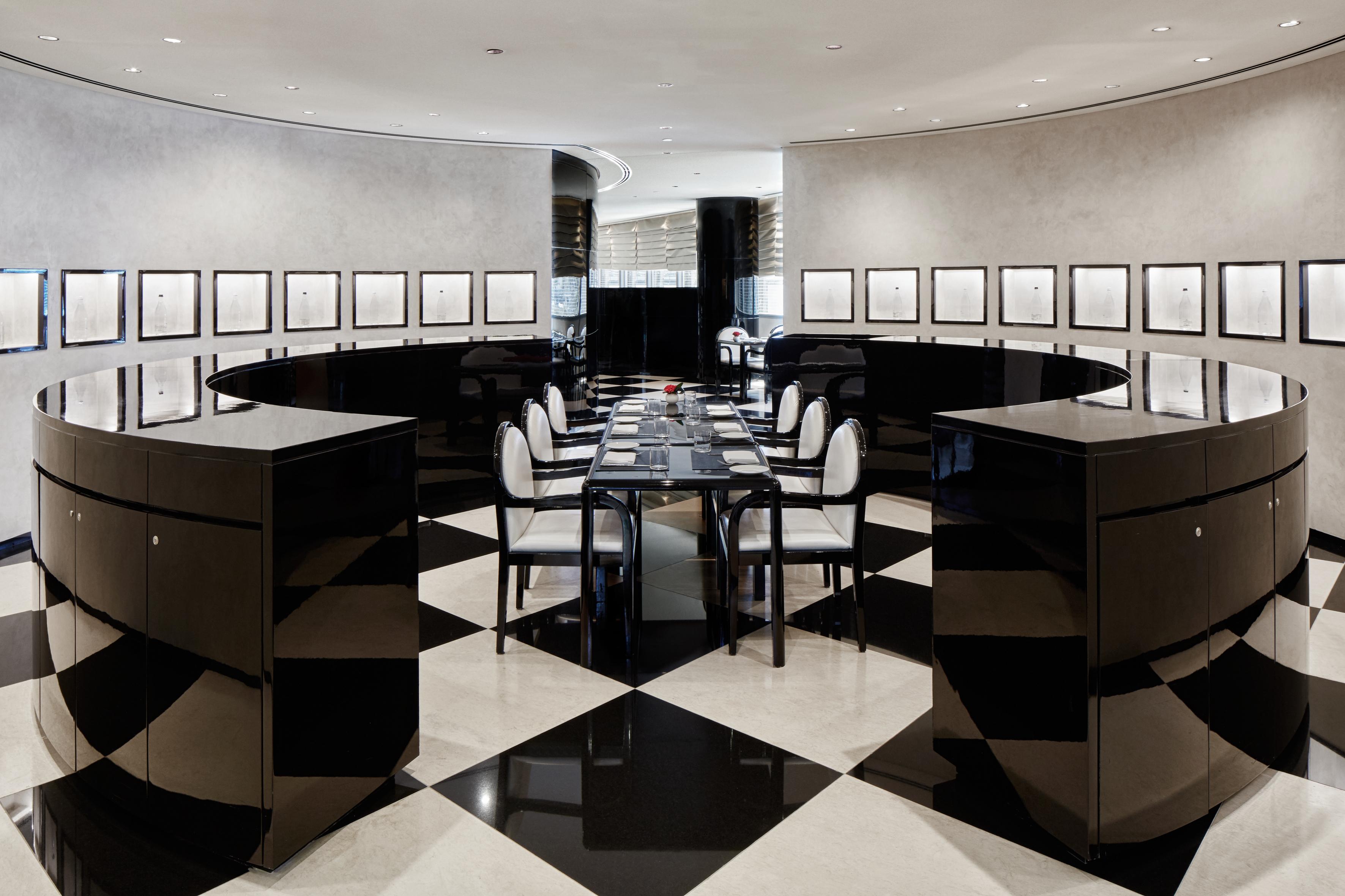 Armani 5*