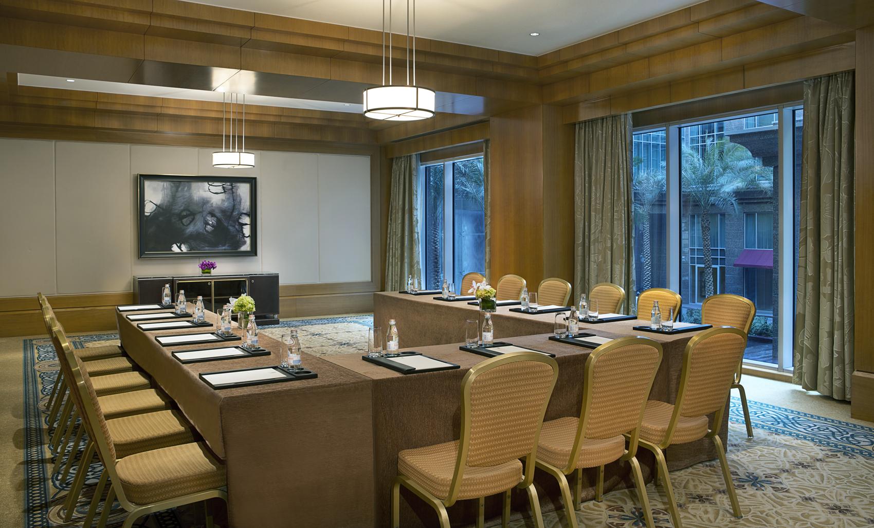 Ritz Carlton Difc Downtown Hotel 5*