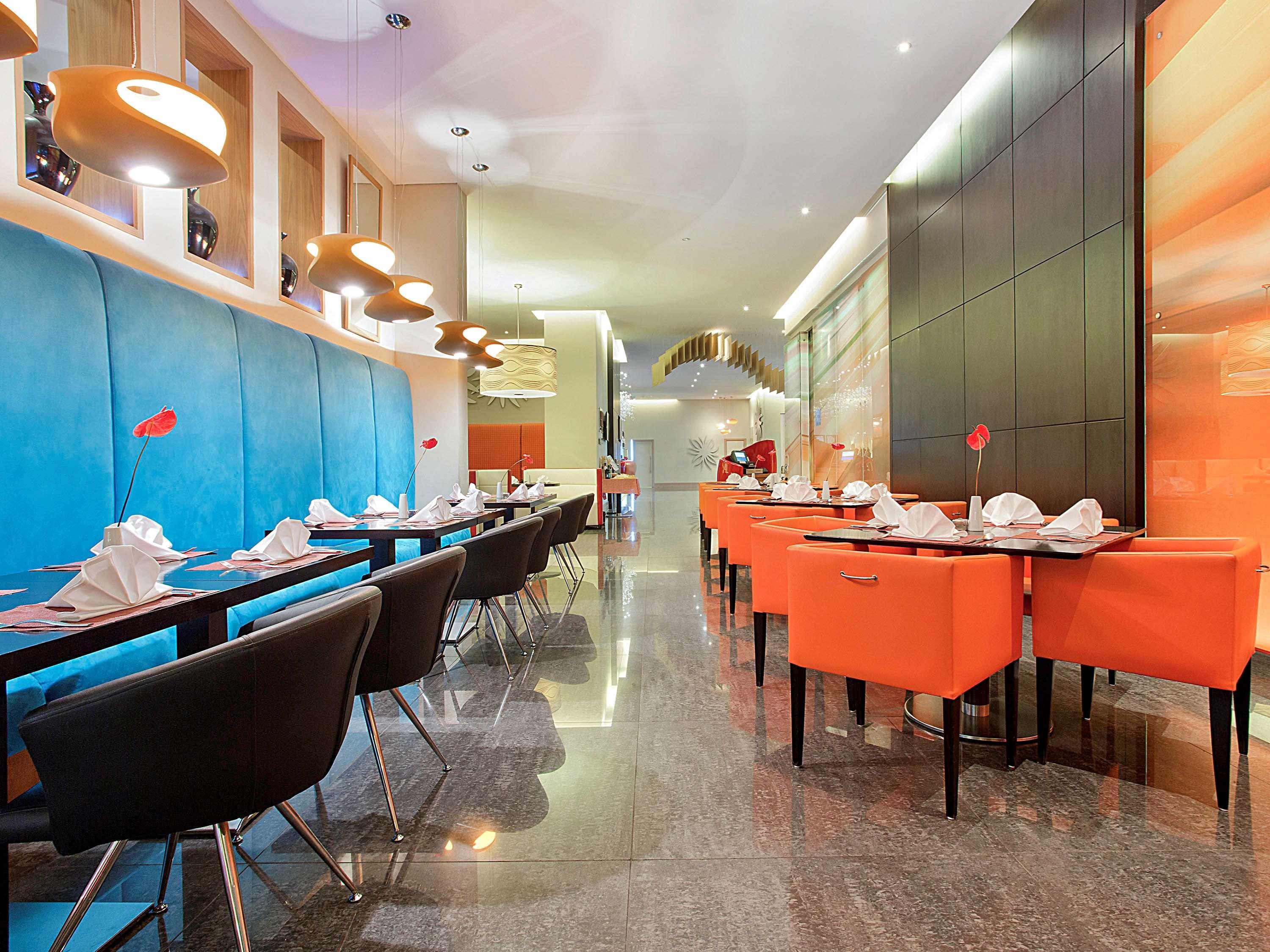 Ibis Mall Avenue 3*