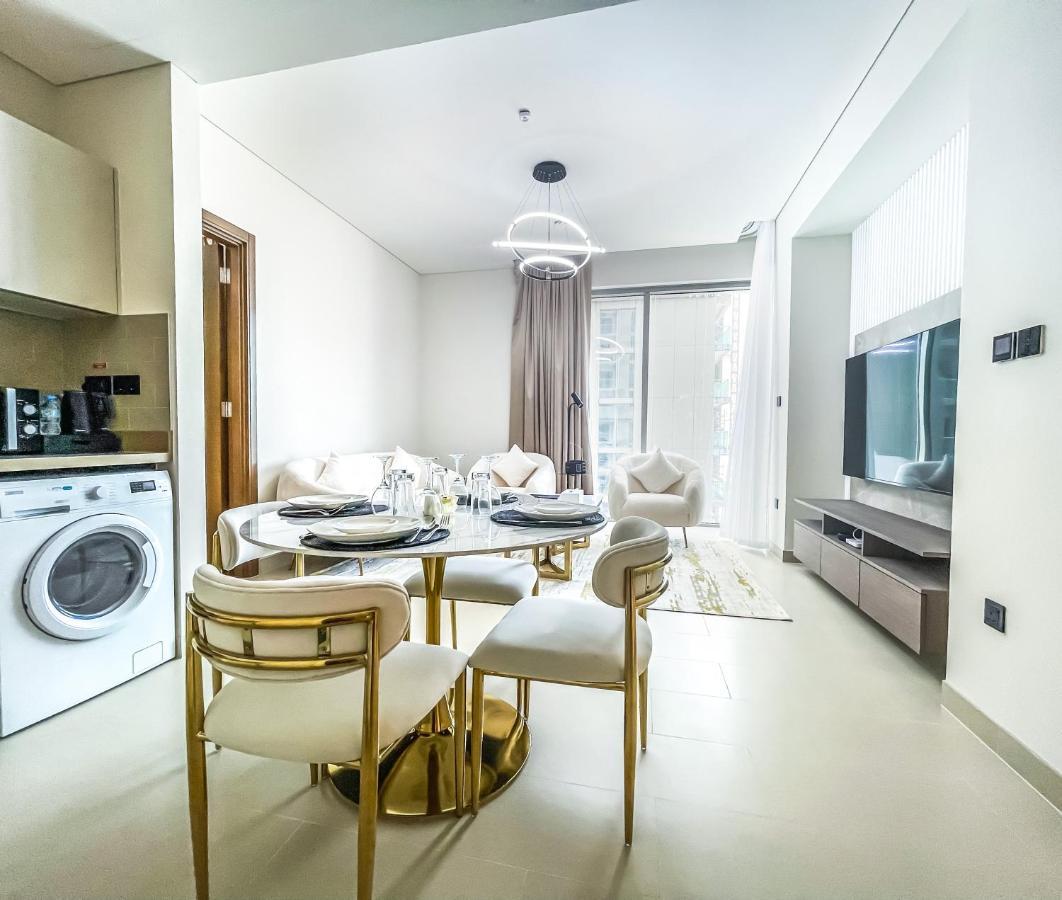 Mindblowing 2 Bedroom With Close View Of Burj Khalifa *
