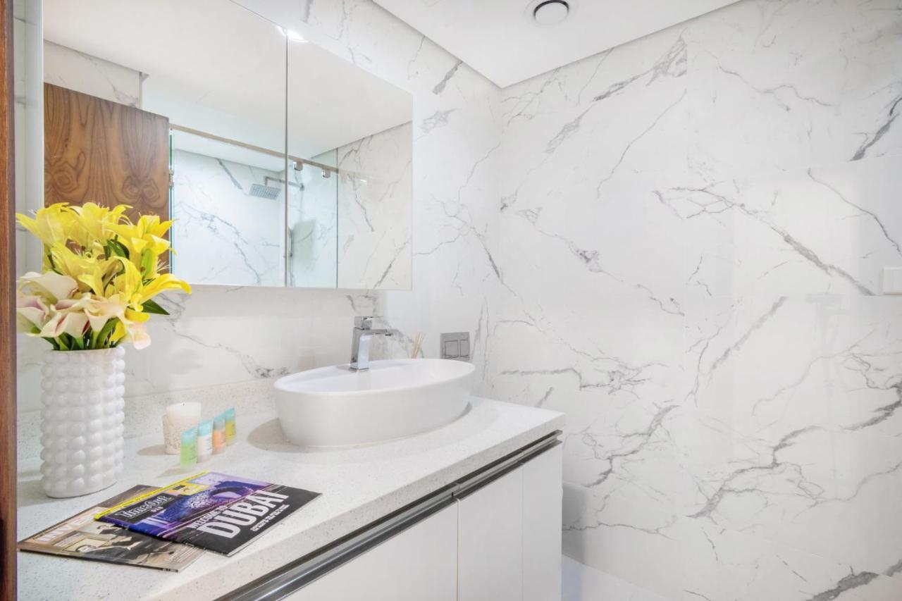 The Smart Concierge - Waves By Kasco *