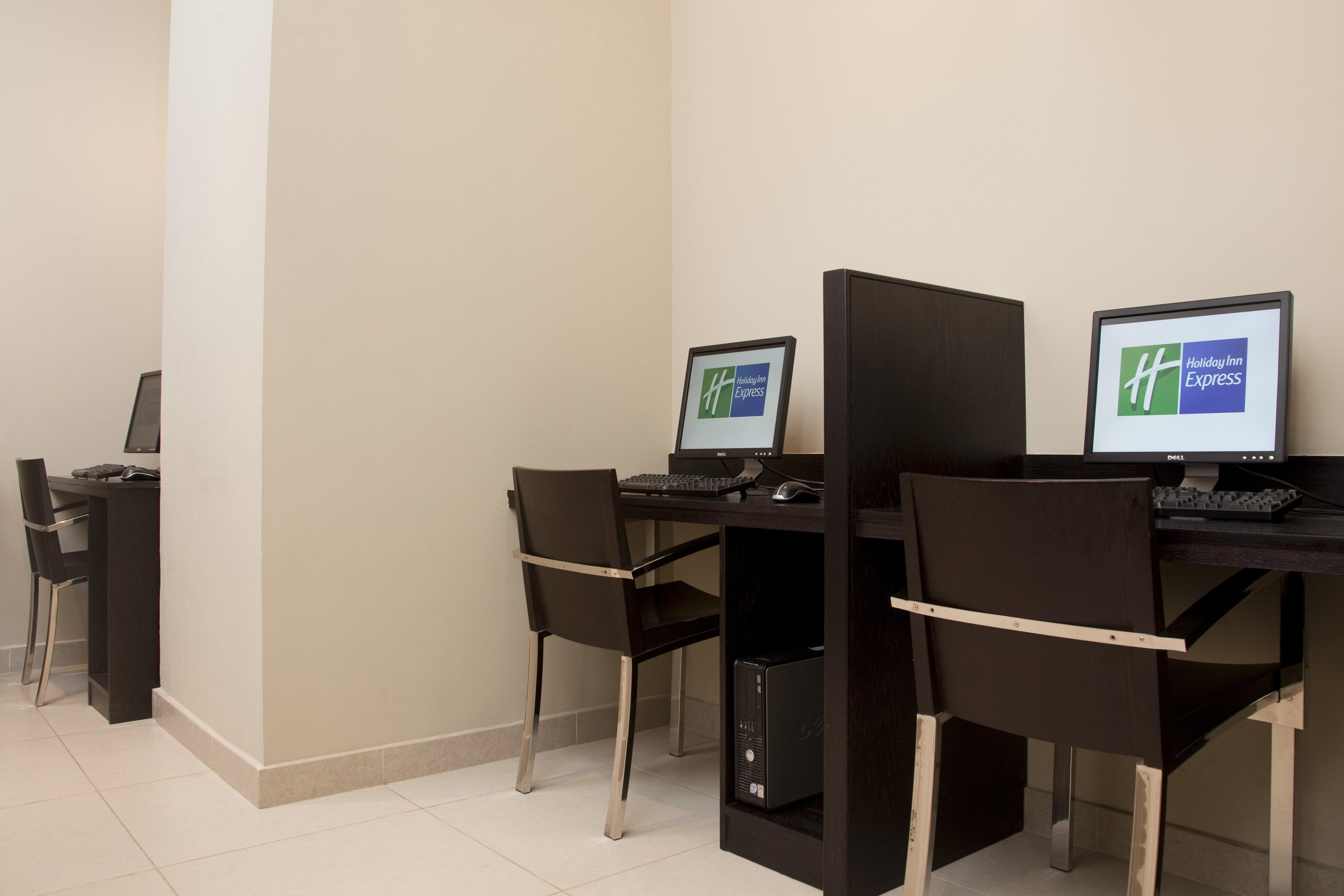 Hotel Express Dubai, Jumeirah By Ihg 3*
