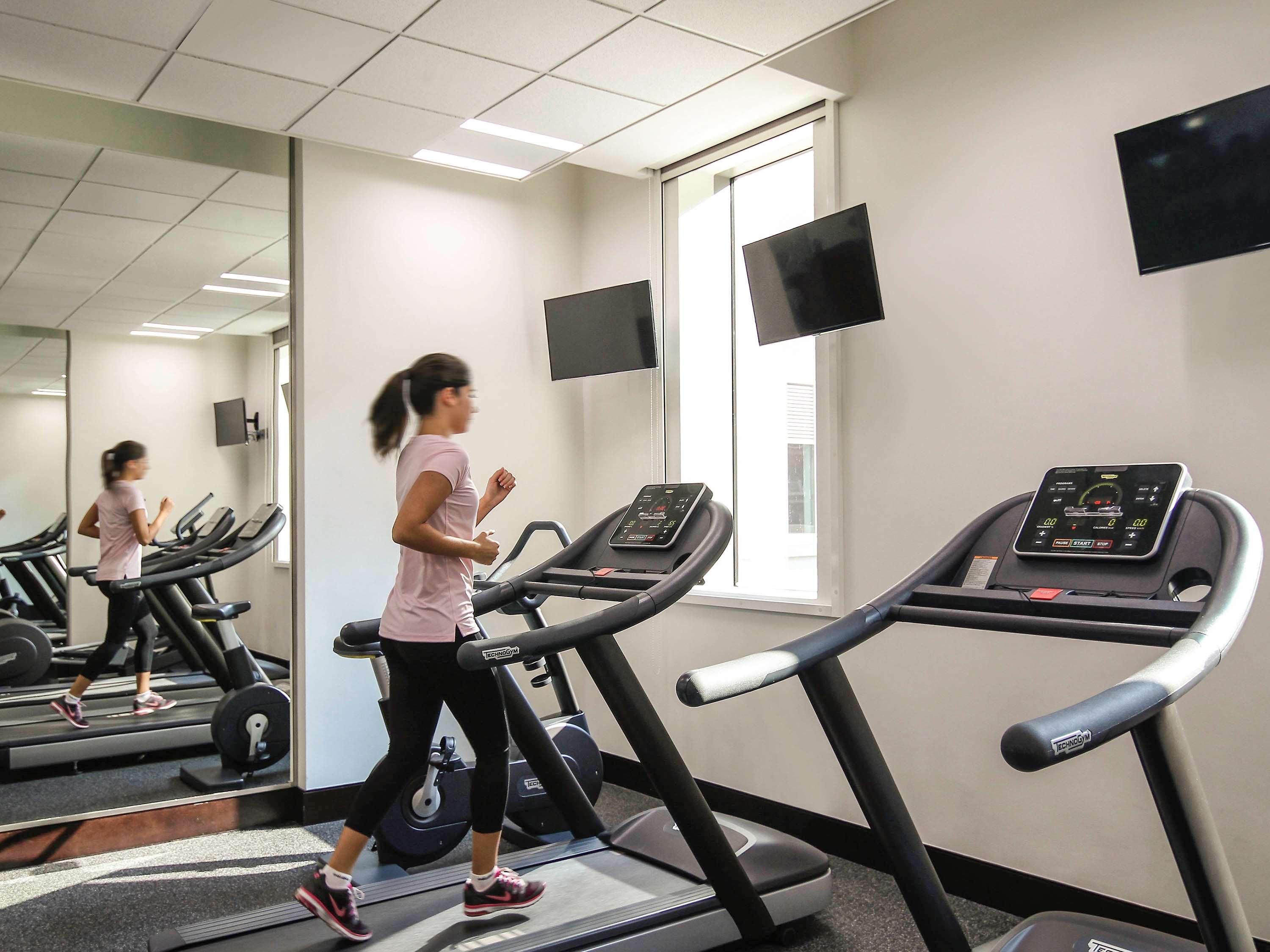 Hotel Ibis One - World Trade Centre 3*