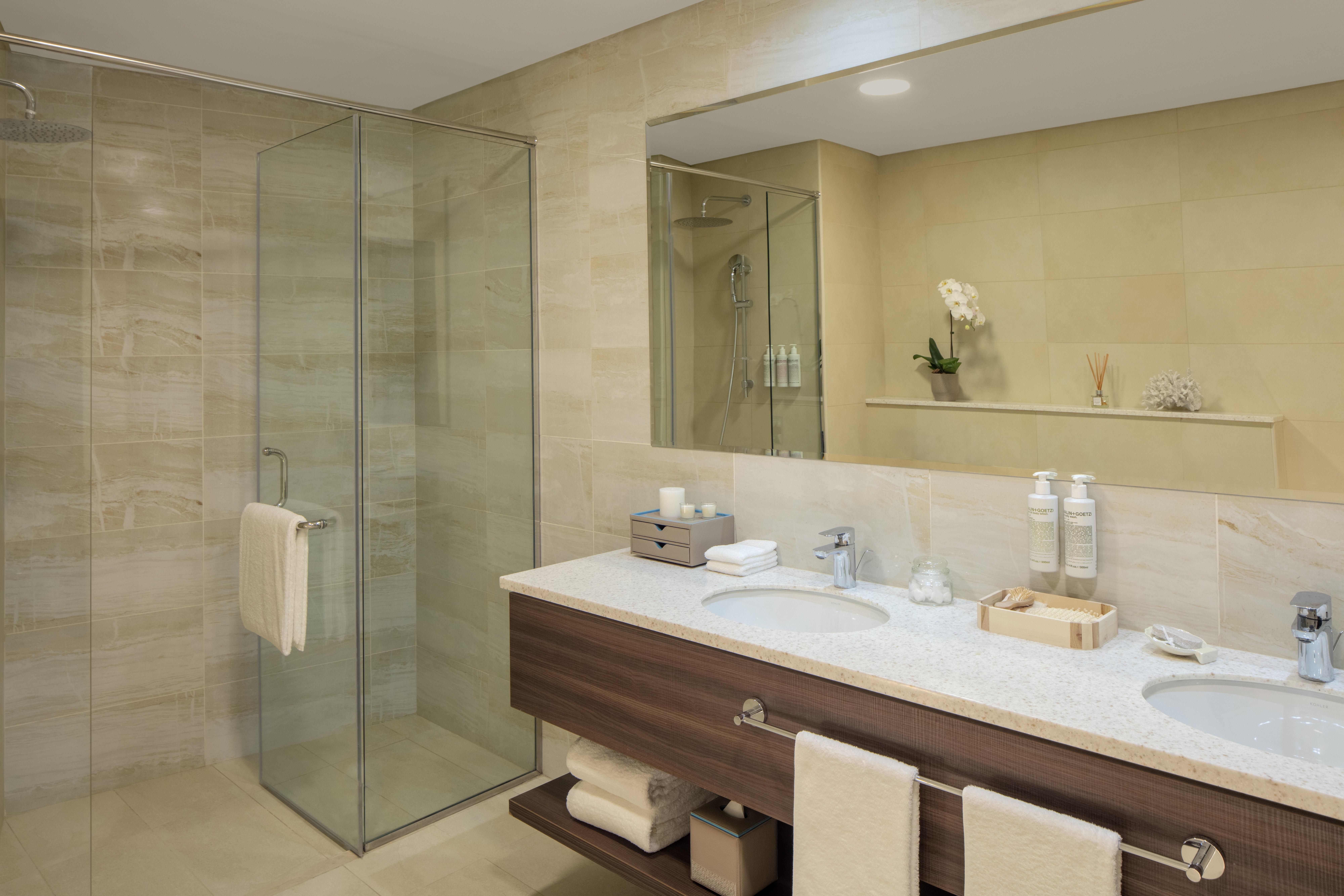Avani Palm View & 5* Dubai
